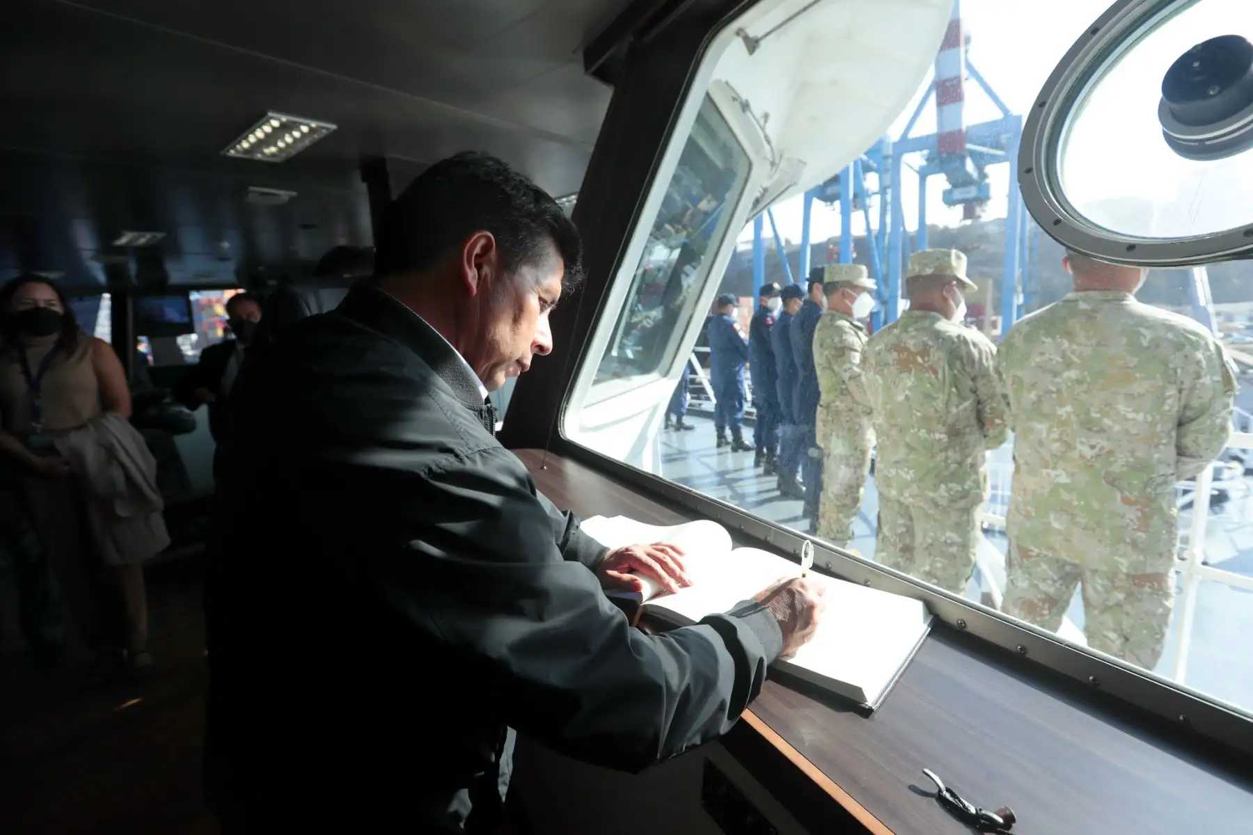 Presidente  Pedro Castillo, visitó el BAP Carrasco tras culminar la expedición científica peruana a la Antártida ANTAR XXVIII.
Foto: ANDINA/Prensa Presidencia