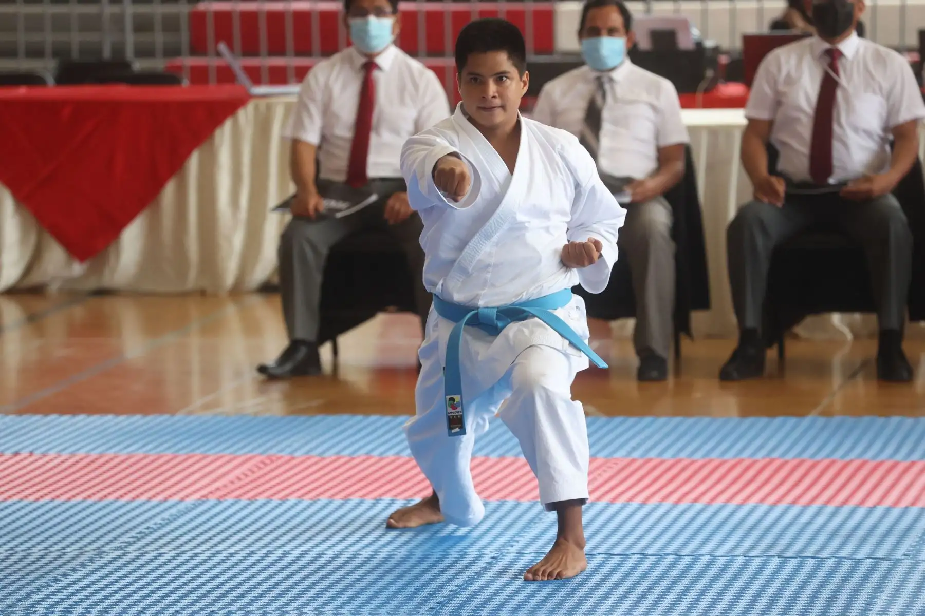 El polideportivo 1 del Legado La Videna es sede del “Tope Selectivo 2022 y Campeonato Apreciativo Juvenil y Mayores 2022 de Karate”. En la imagen, el karateca, Mariano Wong.
Foto: ANDINA/Vidal Tarqui