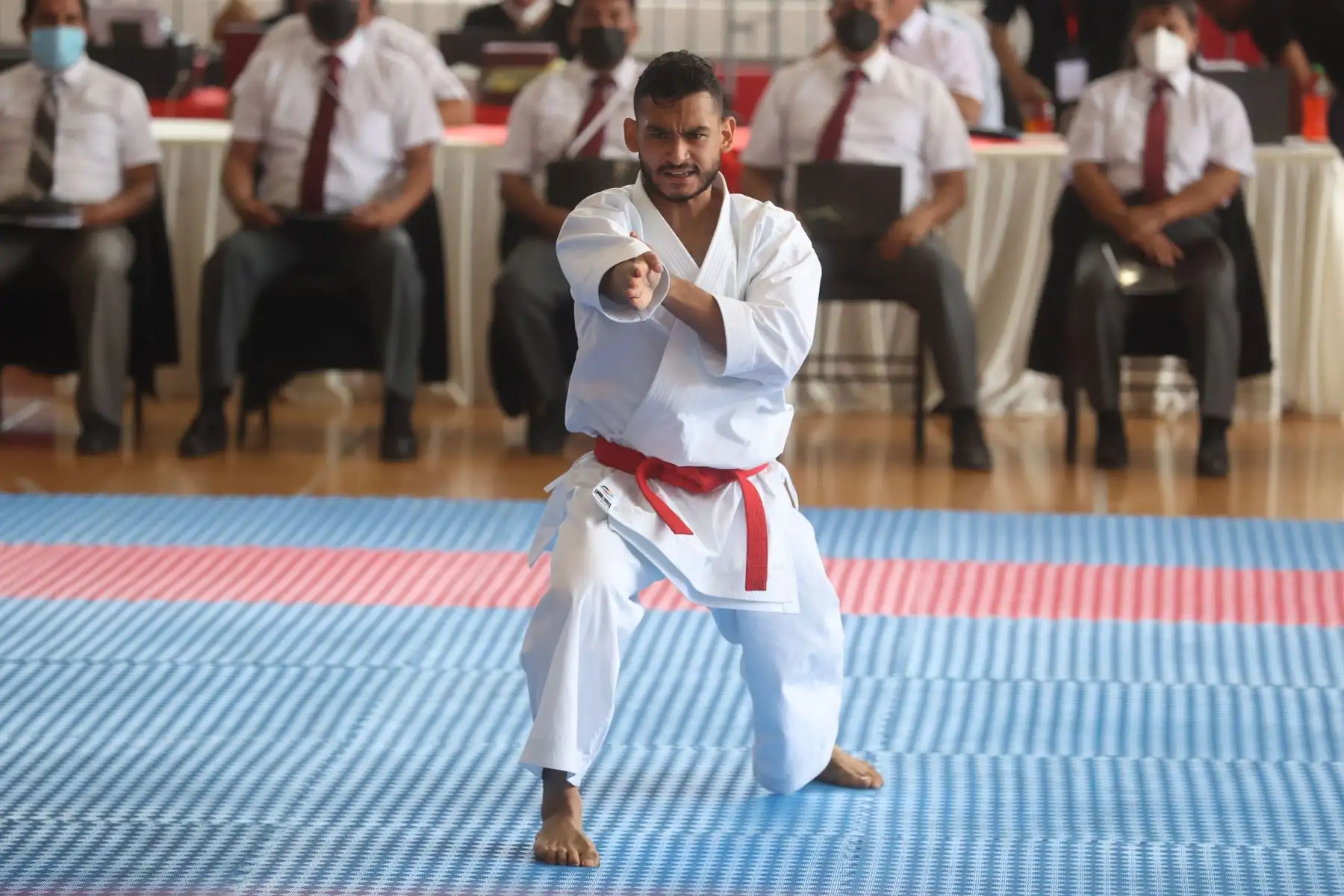 El polideportivo 1 del Legado La Videna es sede del “Tope Selectivo 2022 y Campeonato Apreciativo Juvenil y Mayores 2022 de Karate”. En la imagen, el karateca, José Morales.
Foto: ANDINA/Vidal Tarqui