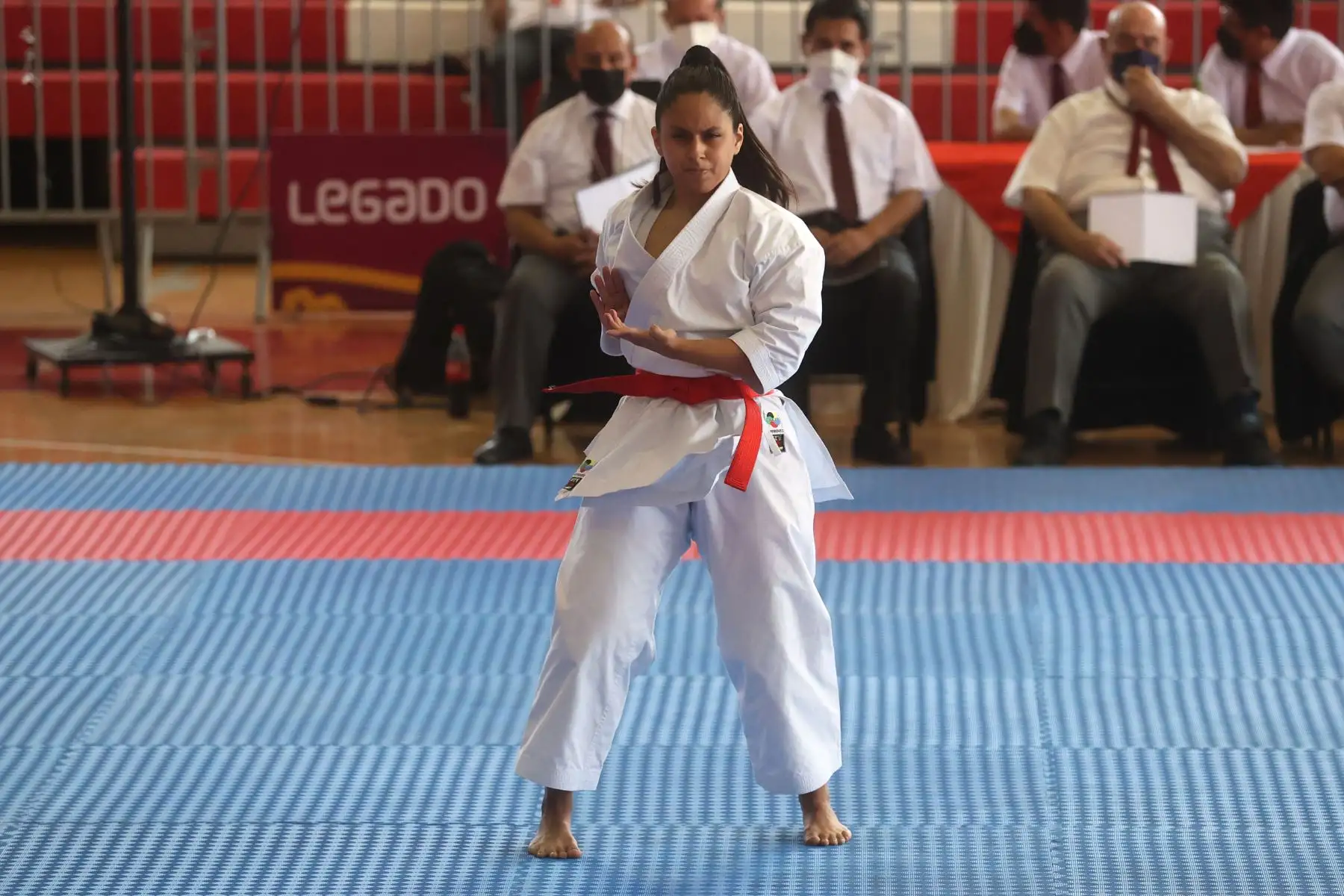 El polideportivo 1 del Legado La Videna es sede del “Tope Selectivo 2022 y Campeonato Apreciativo Juvenil y Mayores 2022 de Karate”. En la imagen, la karateca,  Valeria Arribasplata Castañida.
Foto: ANDINA/Vidal Tarqui