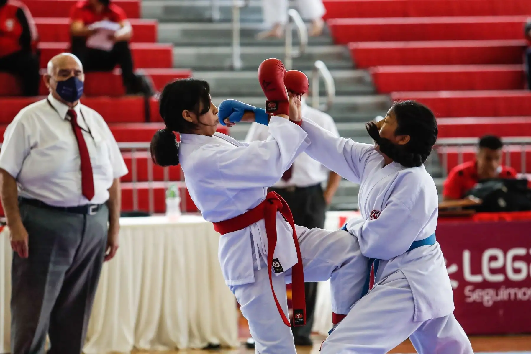 El polideportivo 1 del Legado La Videna es sede del “Tope Selectivo 2022 y Campeonato Apreciativo Juvenil y Mayores 2022 de Karate”.
Foto: ANDINA/Renato Pajuelo