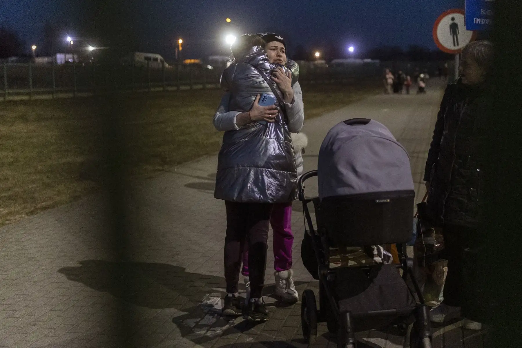 Continúa el flujo de refugiados ucranianos en la frontera entre Ucrania y Polonia en el pueblo de Medyka. Foto: EFE