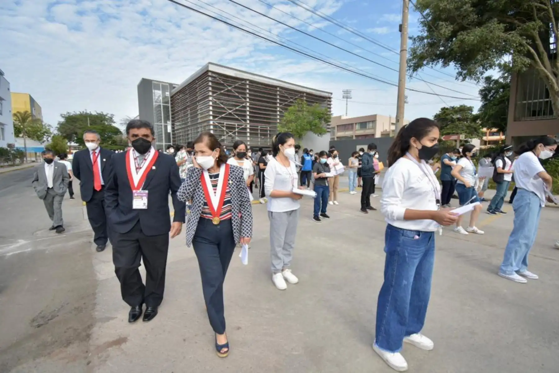 Un nuevo examen de admisión bajo la modalidad presencial se desarrolla este sábado en la Universidad Nacional Mayor de San Marcos (UNMSM). Un total de 26,159 jóvenes postulan para obtener una de las 4,513 vacantes en proceso de admisión 2022-II. Foto: Cortesía Pao Marzano / UNMSM
