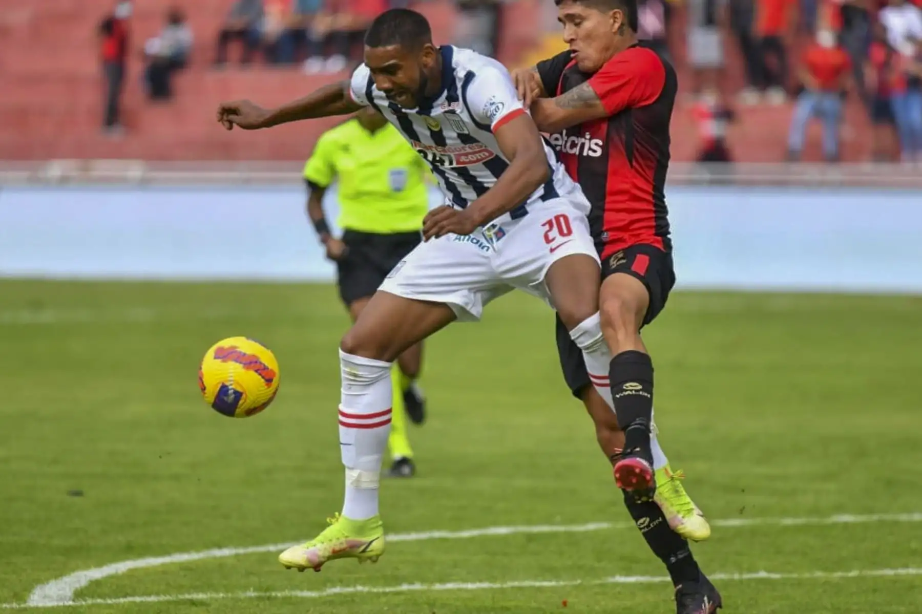 Alianza Lima se enfrenta a Melgar en un partido por la sexta jornada de la Liga 1 2022  en el Estadio Monumental de la UNSA de  Arequipa. Foto: Cortesía Diego Ramos