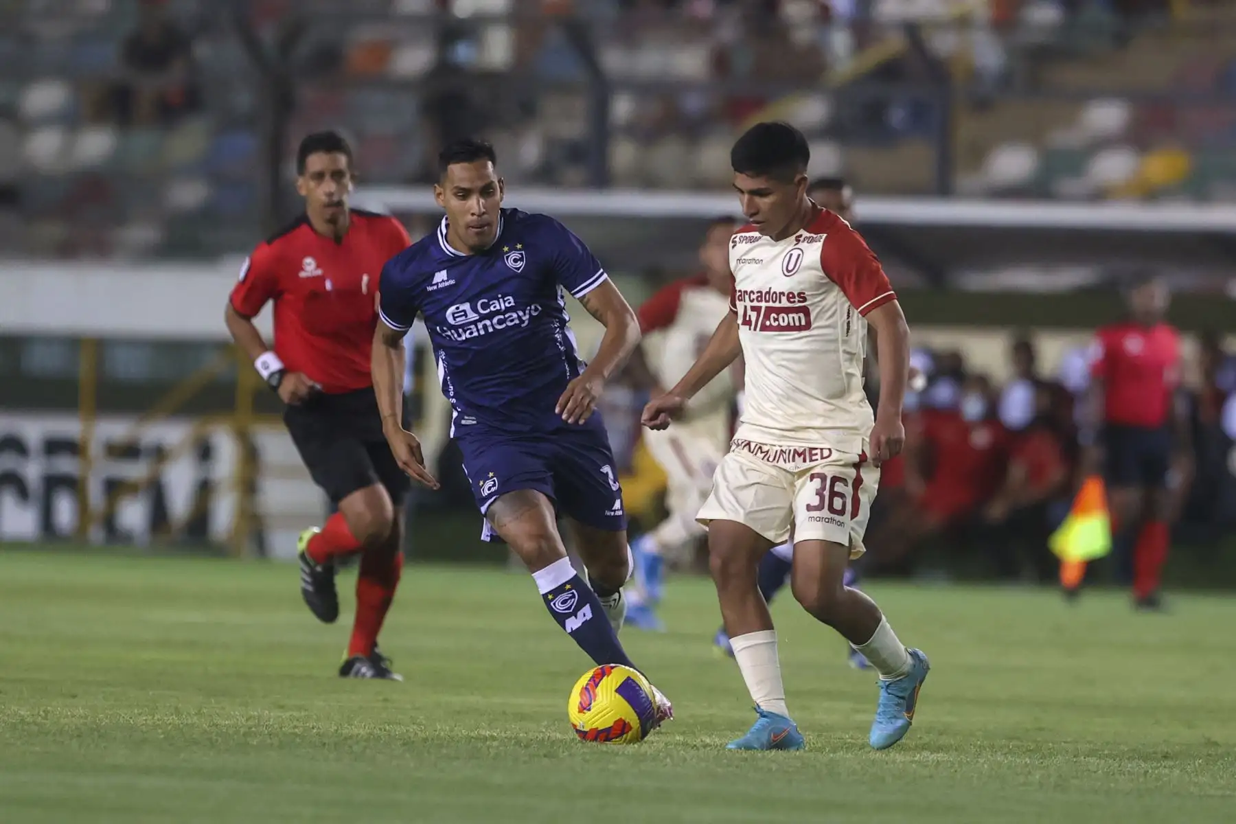 Universitario de Deportes se enfrenta a Cienciano en un partido por la sexta jornada de la Liga 1 en el Estadio Monumental. Foto: ANDINA/Vidal Tarqui