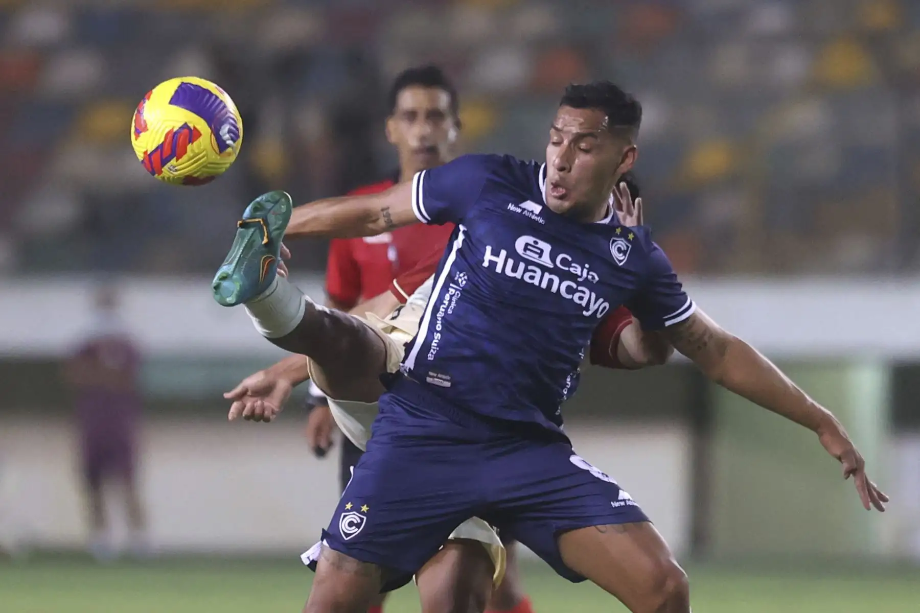 Universitario de Deportes se enfrenta a Cienciano en un partido por la sexta jornada de la Liga 1 en el Estadio Monumental. Foto: ANDINA/Vidal Tarqui