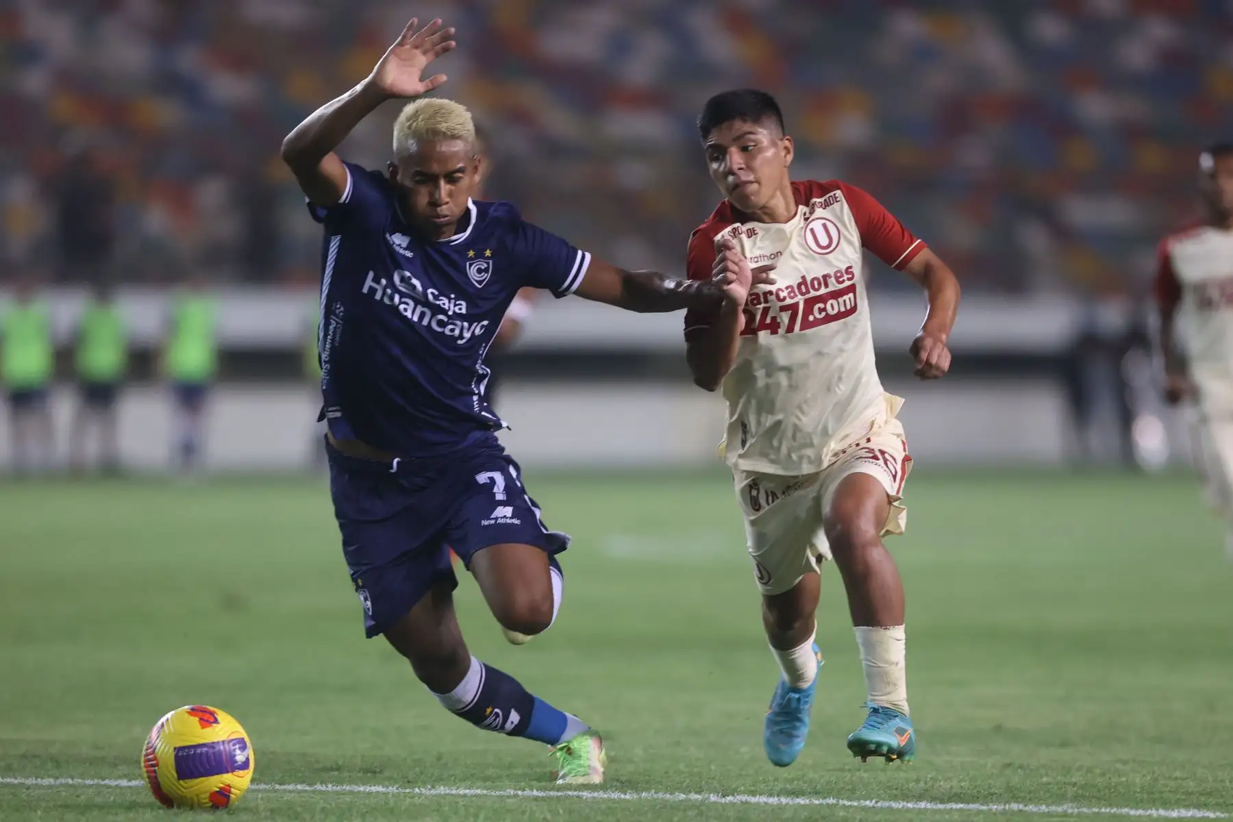 Universitario de Deportes se enfrenta a Cienciano en un partido por la sexta jornada de la Liga 1 en el Estadio Monumental. Foto: ANDINA/Vidal Tarqui