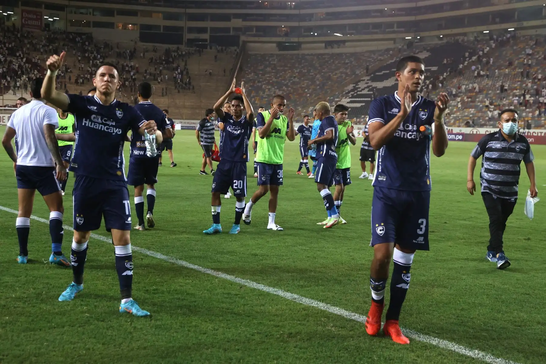 Universitario de Deportes se enfrenta a Cienciano en un partido por la sexta jornada de la Liga 1 en el Estadio Monumental. Foto: ANDINA/Vidal Tarqui