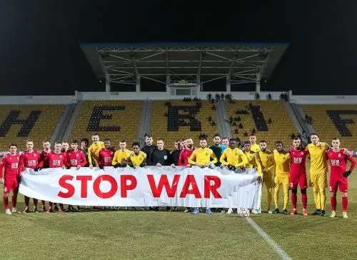 Sheriff Tiraspol en pleno realizan su protesta contra la guerra en Ucrania