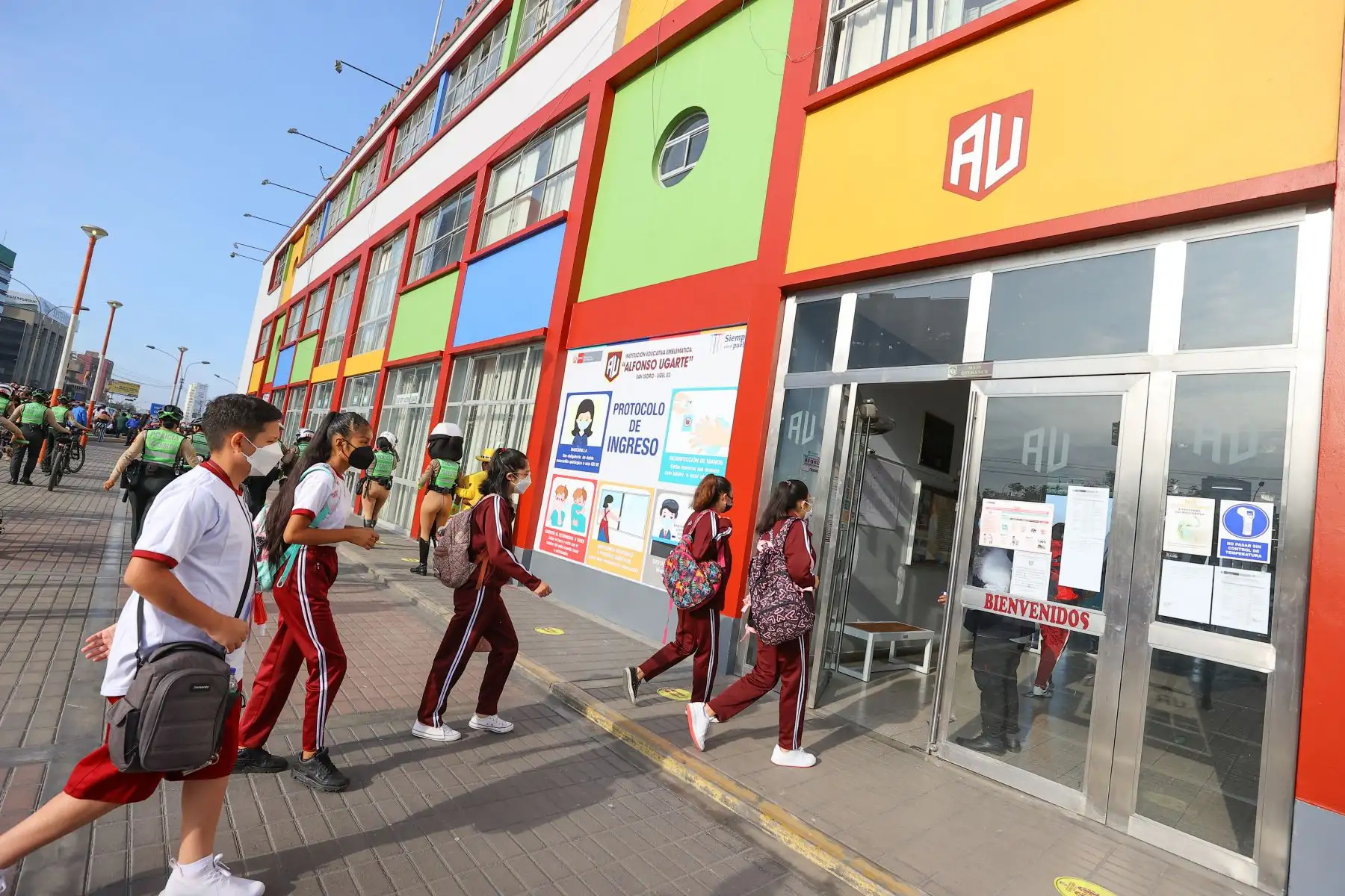 El emblemático colegio público Alfonso Ugarte cuenta con cerca de 2,000 estudiantes desde inicial, primaria, secundaria y el Centro de Educación Básica Alternativa. Foto: ANDINA/Andrés Valle.