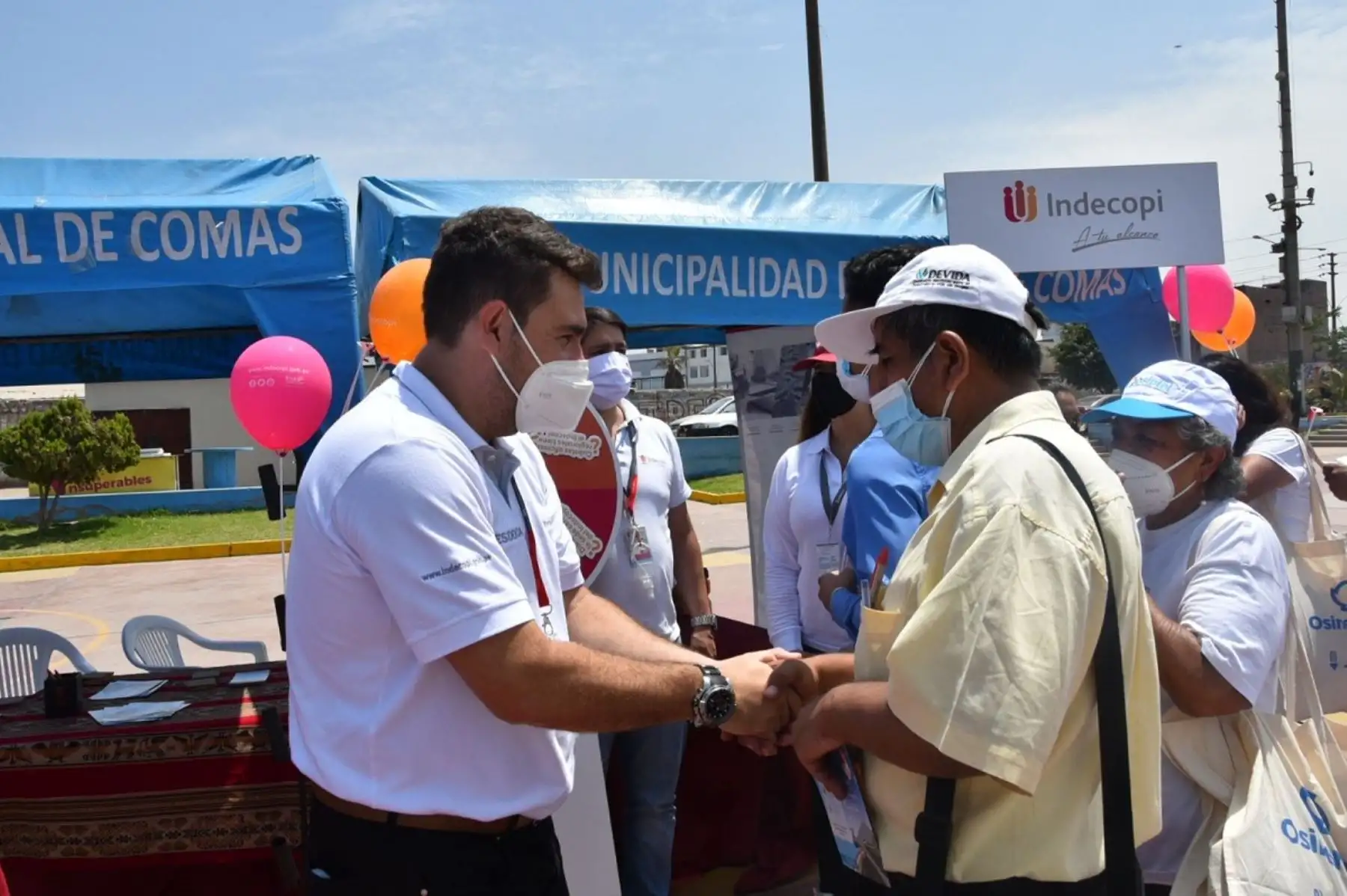 Presidente del Indecopi, Julián Palacín, participa en actividades de promoción de los derechos de los consumidores. Foto: Cortesía.