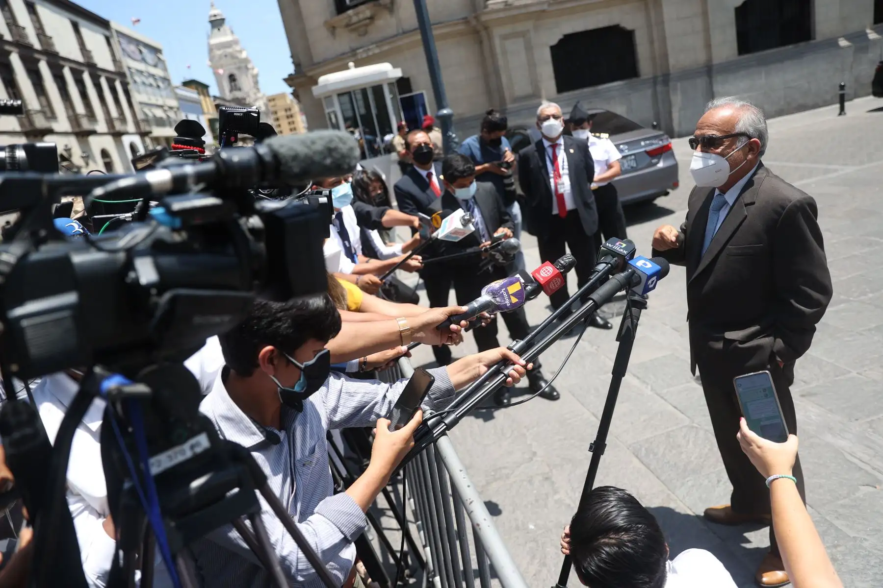 Declaraciones a la prensa del presidente del Consejo de Ministros, Aníbal Torres Vásquez, en los exteriores de palacio de Gobierno. Foto: ANDINA/ Jhonel Rodríguez