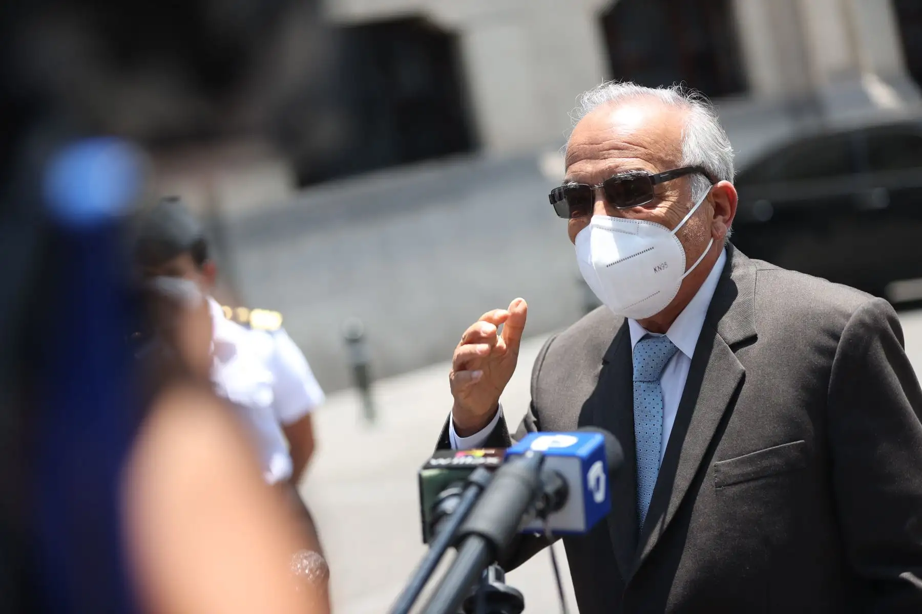 Declaraciones a la prensa del presidente del Consejo de Ministros, Aníbal Torres Vásquez, en los exteriores de palacio de Gobierno. Foto: ANDINA/ Jhonel Rodríguez
