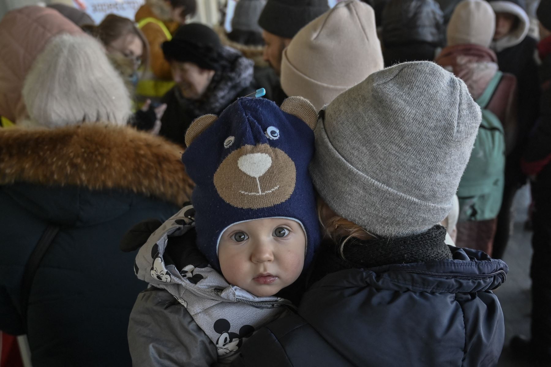 Tras una serie de fracasos por la falta de un alto el fuego ruso-ucraniano, las evacuaciones se han acelerado en Mariúpol. Foto: AFP.