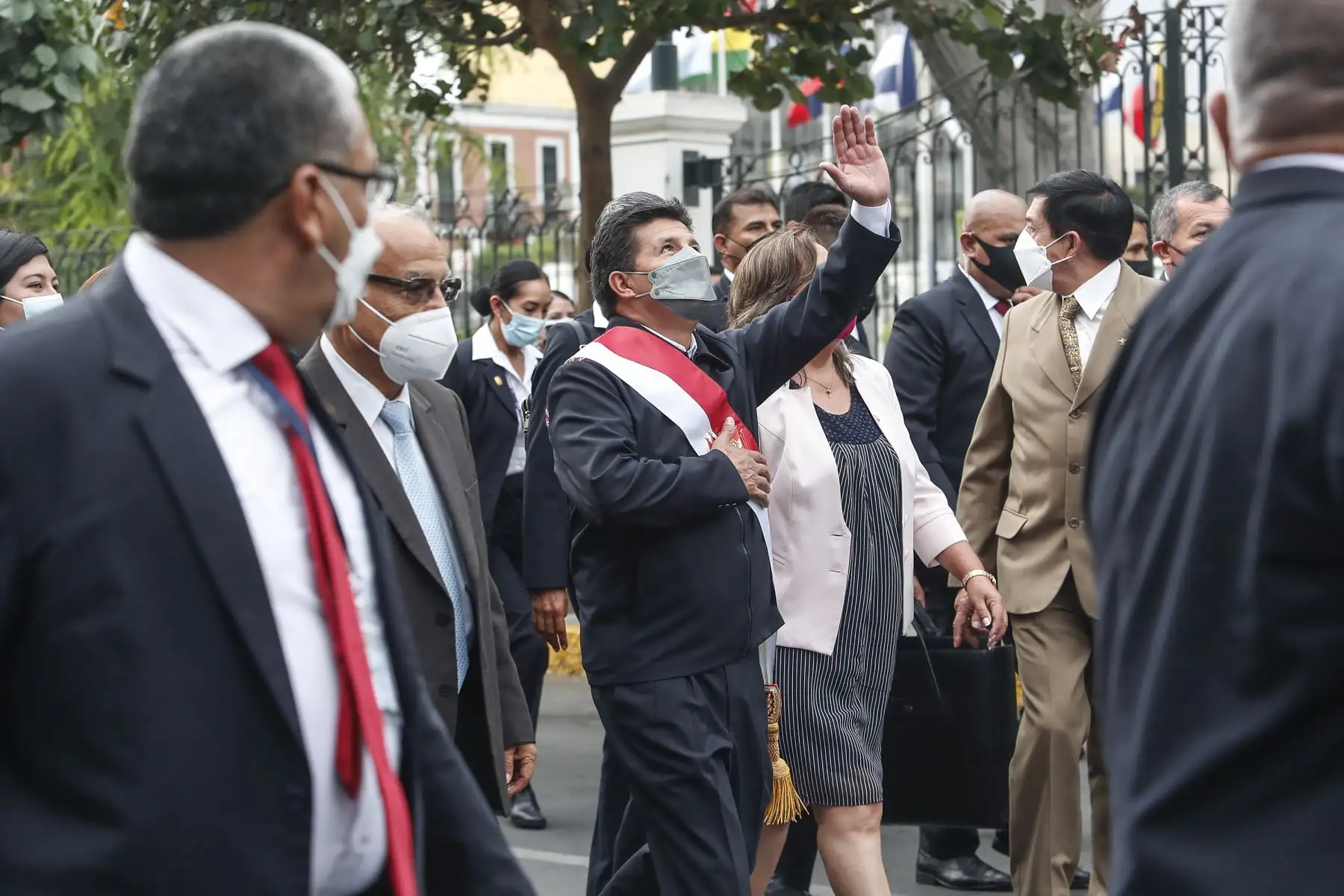 Presidente de la República, Pedro Castillo, acompañado de sus ministros, se dirige al Congreso de la República para brindar su discurso ante la representación nacional. Foto: ANDINA/Renato Pajuelo