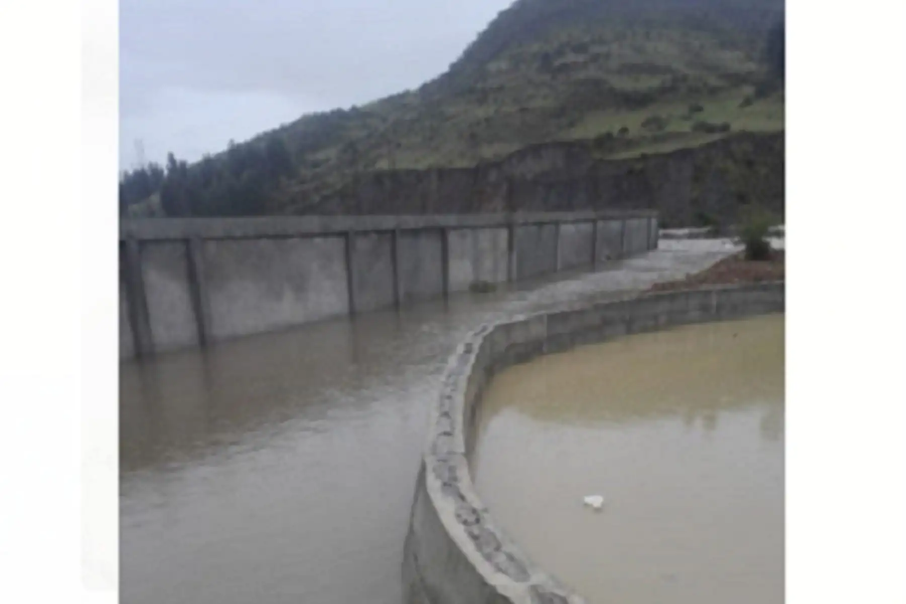 El parque temático del Boulevard de Recuay es una infraestructura de concreto armado que está ubicado cerca de la ribera del río Santa.