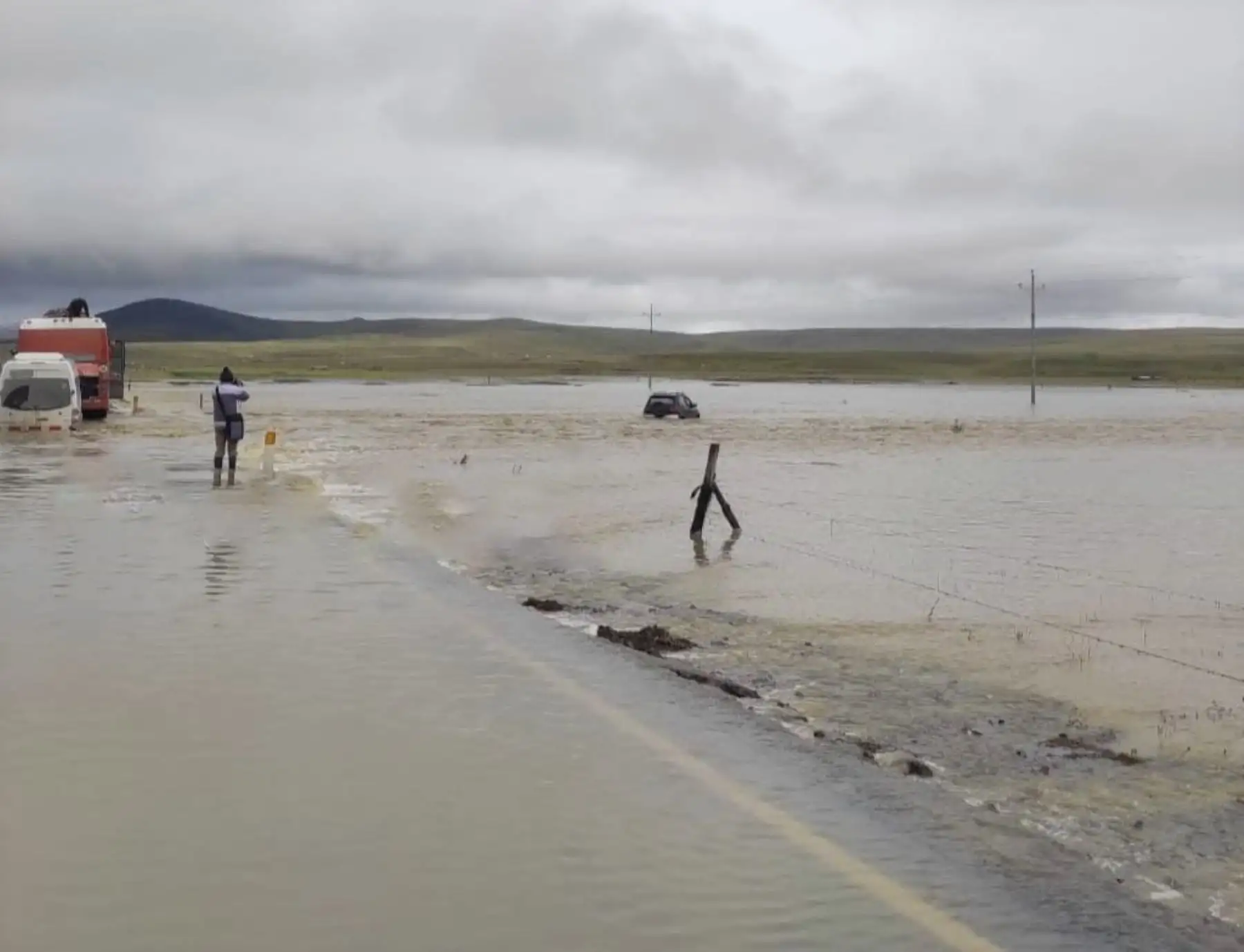 Desborde del río Crucero provoca la inundación de la carretera Juliaca-Sandia, provocando el bloqueo de la vía ubicada en Puno. ANDINA/Difusión