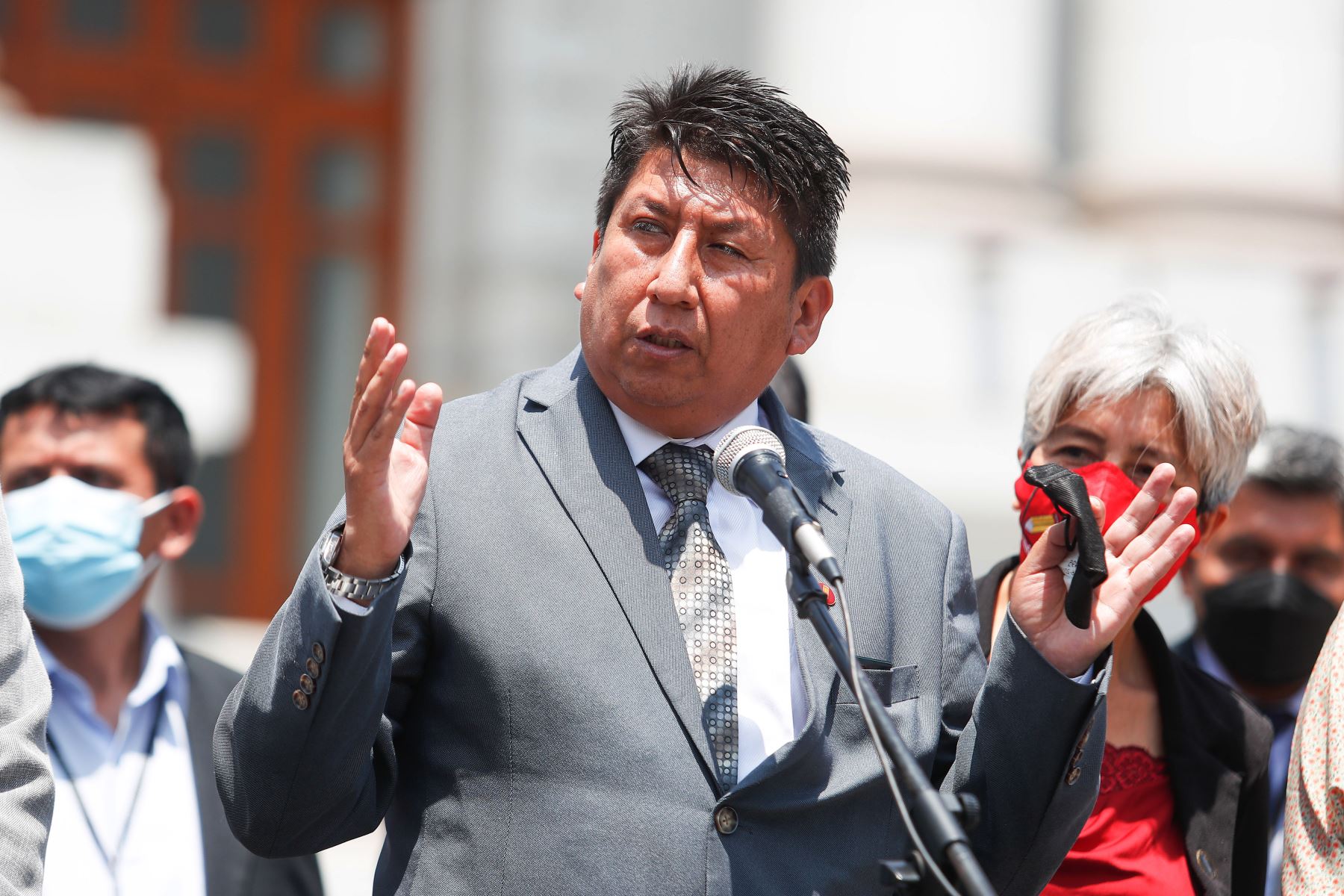 Congreso: Waldemar Cerrón no ve argumentos para censurar a ministro Huerta