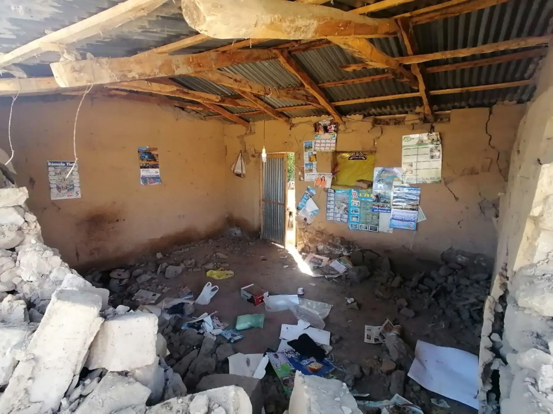 Más de 80 casas fueron declaradas inhabitables y otras 158 resultaron afectadas por los constantes sismos que se registran desde ayer en el valle del Colca, provincia de Caylloma, región Arequipa. Foto: ANDINA/Difusión.