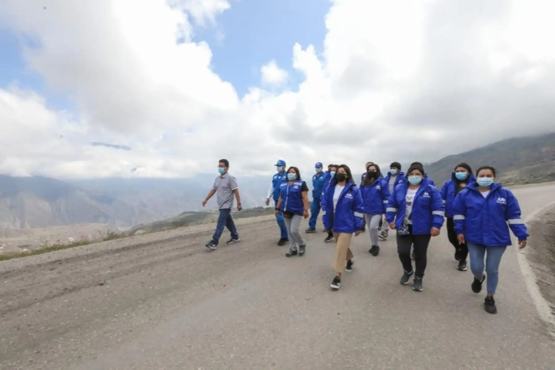 La brigada de 25 personas está integrada por médicos, enfermeras, tecnólogos médicos y técnicos de enfermería. Foto: ANDINA/Difusión.