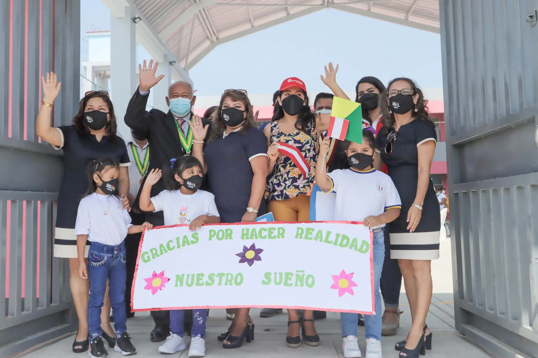 Más de 160 estudiantes iniciarán el año escolar en mejores condiciones educativas, gracias a la inauguración de la I.E. N° 1609 ubicada en el distrito de Chicama. Nuestra directora ejecutiva Amalia Moreno y autoridades locales participaron en la actividad. Foto: ARCC