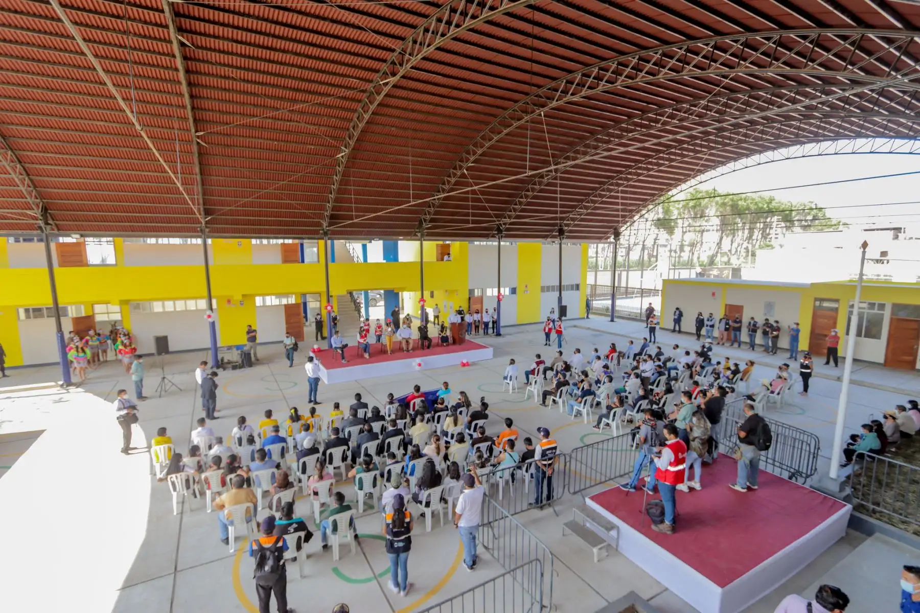 La directora ejecutiva de la Autoridad para la Reconstrucción con cambios (ARCC), Amalia Moreno, llegó a Trujillo para inaugurar la institución educativa N° 80882 Jorge Chávez, que recibirá a más de 500 estudiantes de inicial, primaria y secundaria. Foto: ARCC