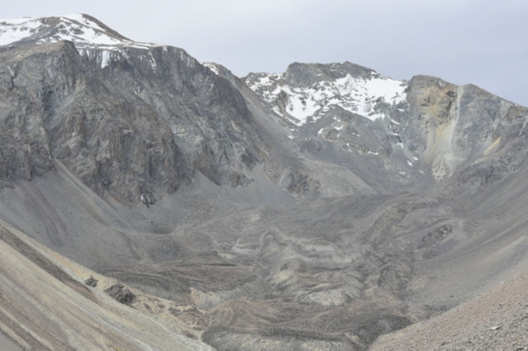 Los glaciares fueron clasificados según su dinámica y características geológicas como parte de los territorios que ocupan, distribuidos en 15 de las 20 cordilleras glaciares del país. Foto: ANDINA/Difusión