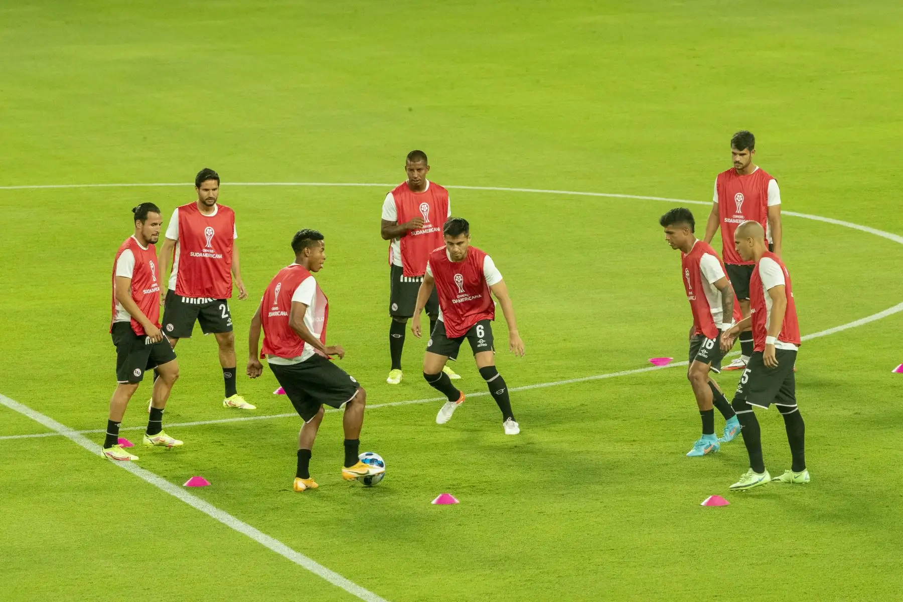 Sport Boys se enfrenta a Ayacucho FC en partido de vuelta de la Fase 1 de la Copa Sudamericana en el Estadio Nacional. Foto: ANDINA/Carla Patiño Ramírez