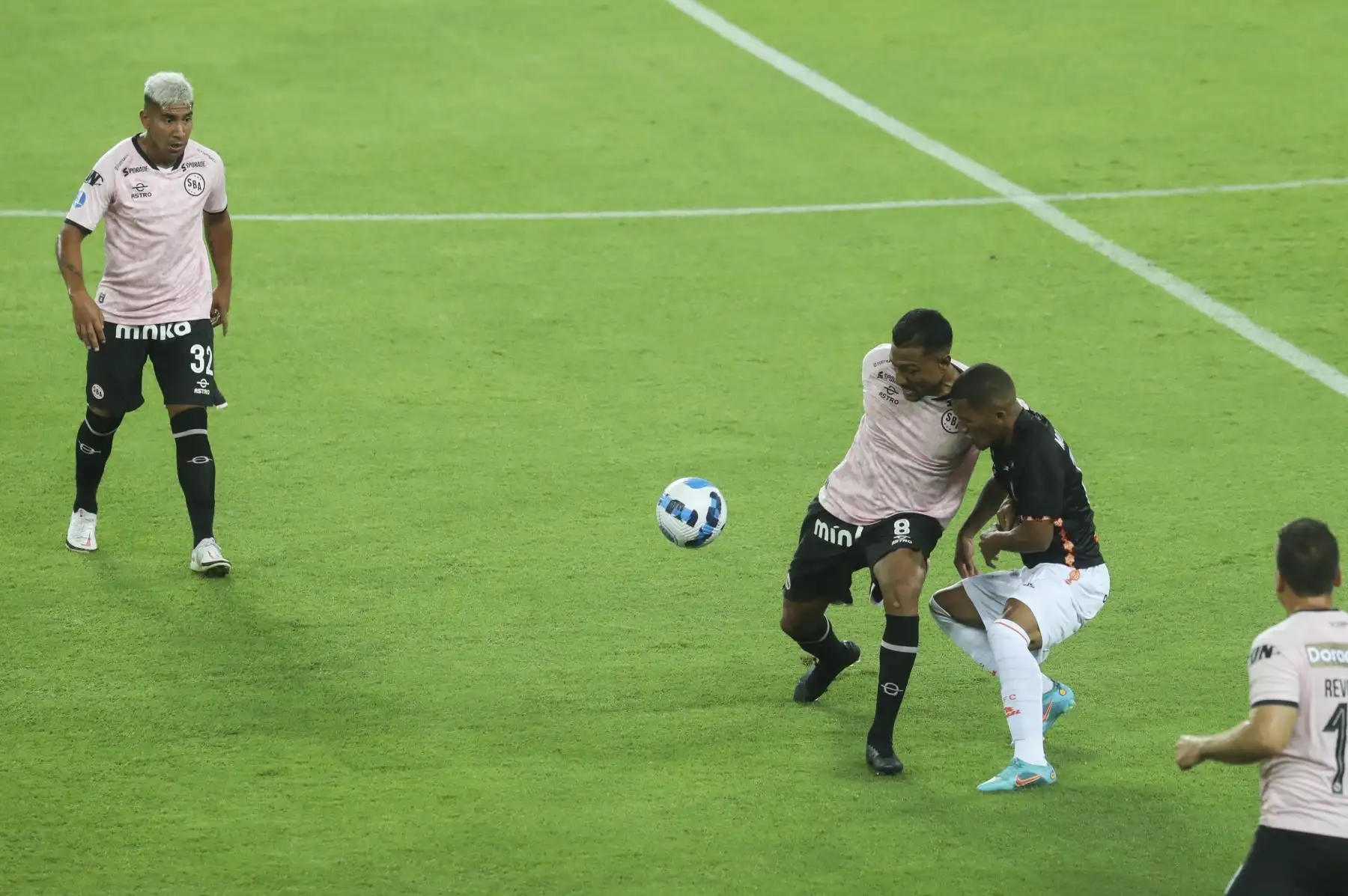 Sport Boys se enfrenta a Ayacucho FC en partido de vuelta de la Fase 1 de la Copa Sudamericana en el Estadio Nacional. Foto: ANDINA/Carla Patiño Ramírez