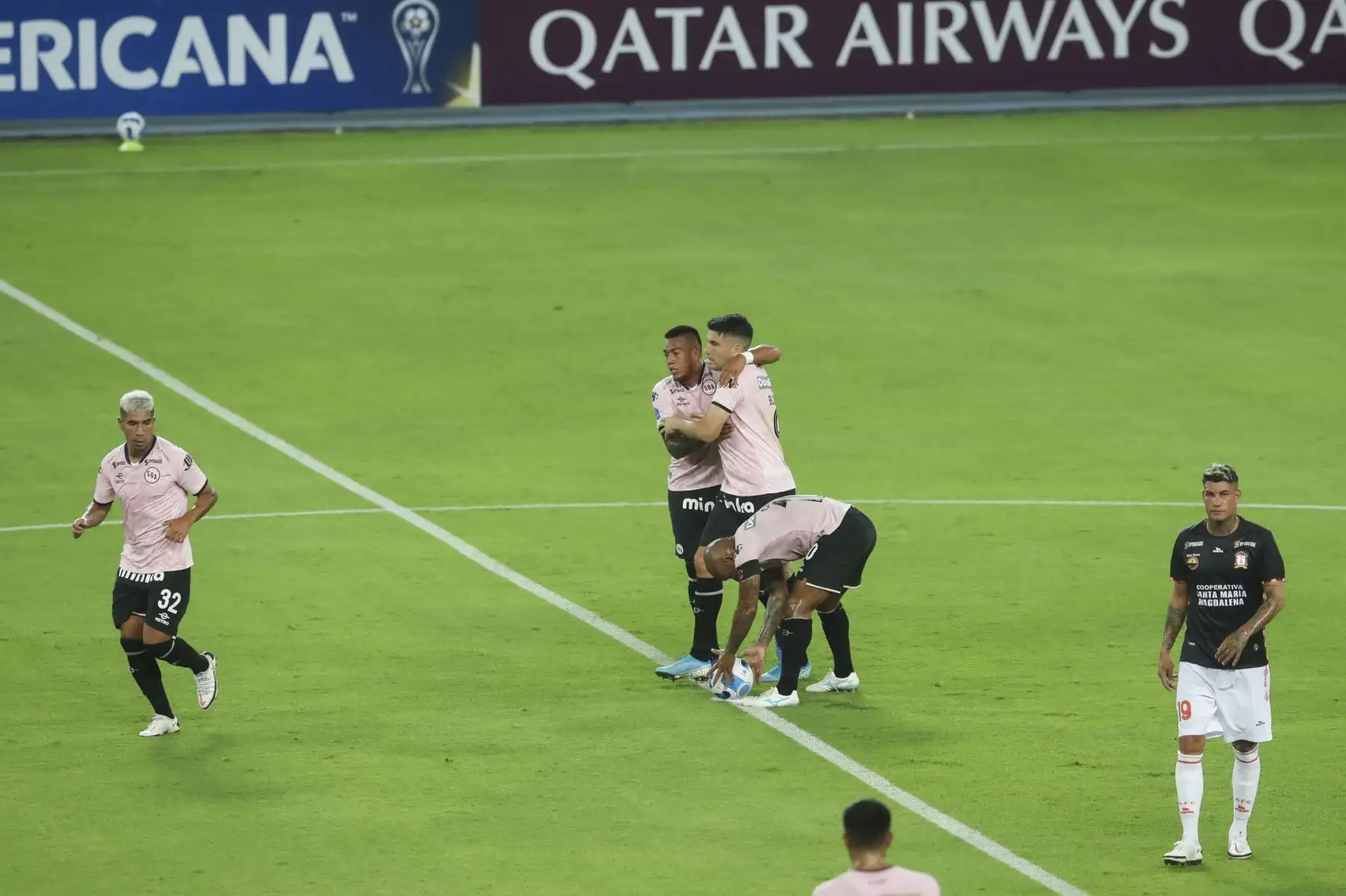 Sport Boys se enfrenta a Ayacucho FC en partido de vuelta de la Fase 1 de la Copa Sudamericana en el Estadio Nacional. Foto: ANDINA/Carla Patiño Ramírez