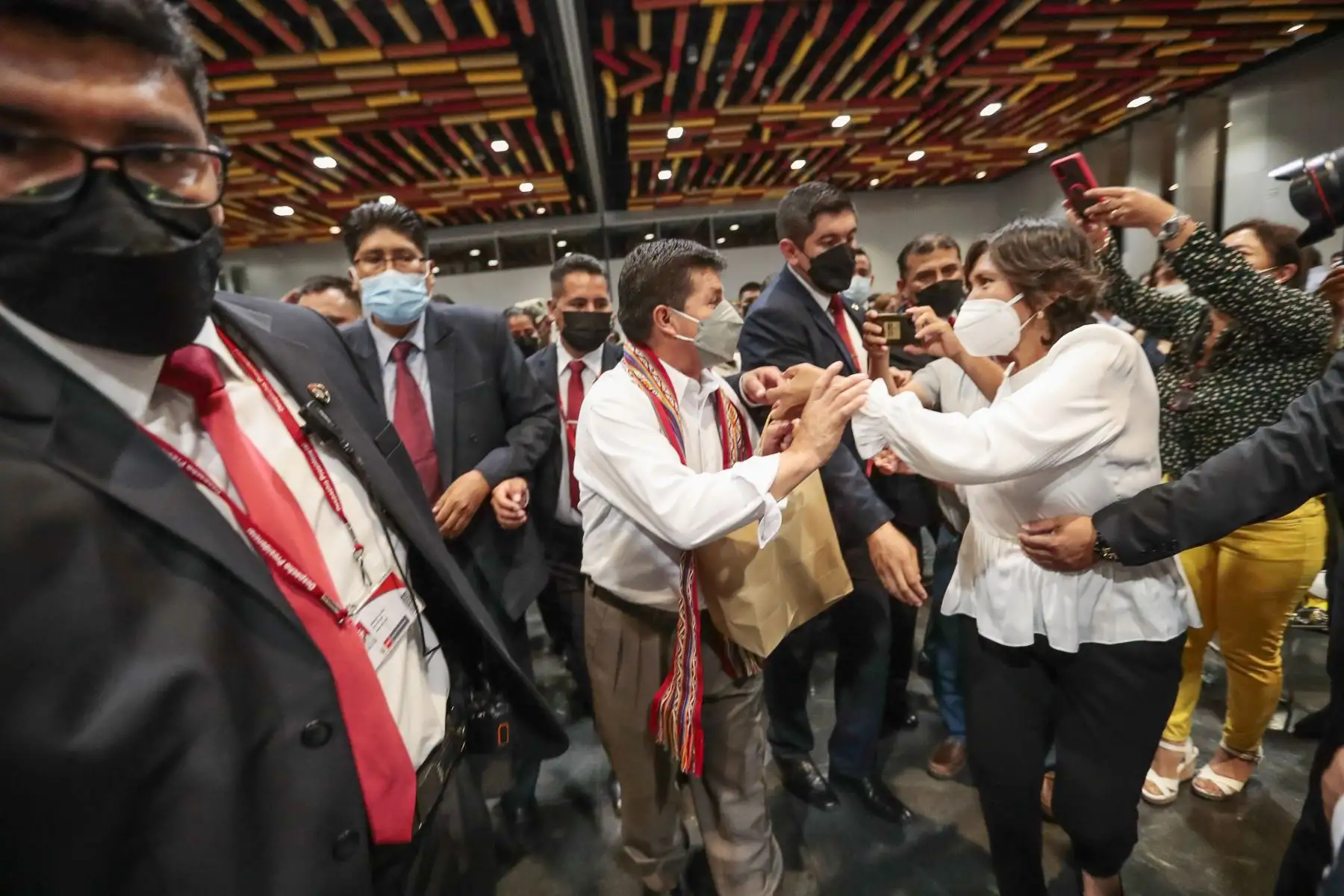 El presidente Pedro Castillo, junto con el primer ministro Aníbal Torres, participa en la reunión ejecutiva con alcaldesas y alcaldes distritales. Foto: ANDINA/Prensa Presidencia