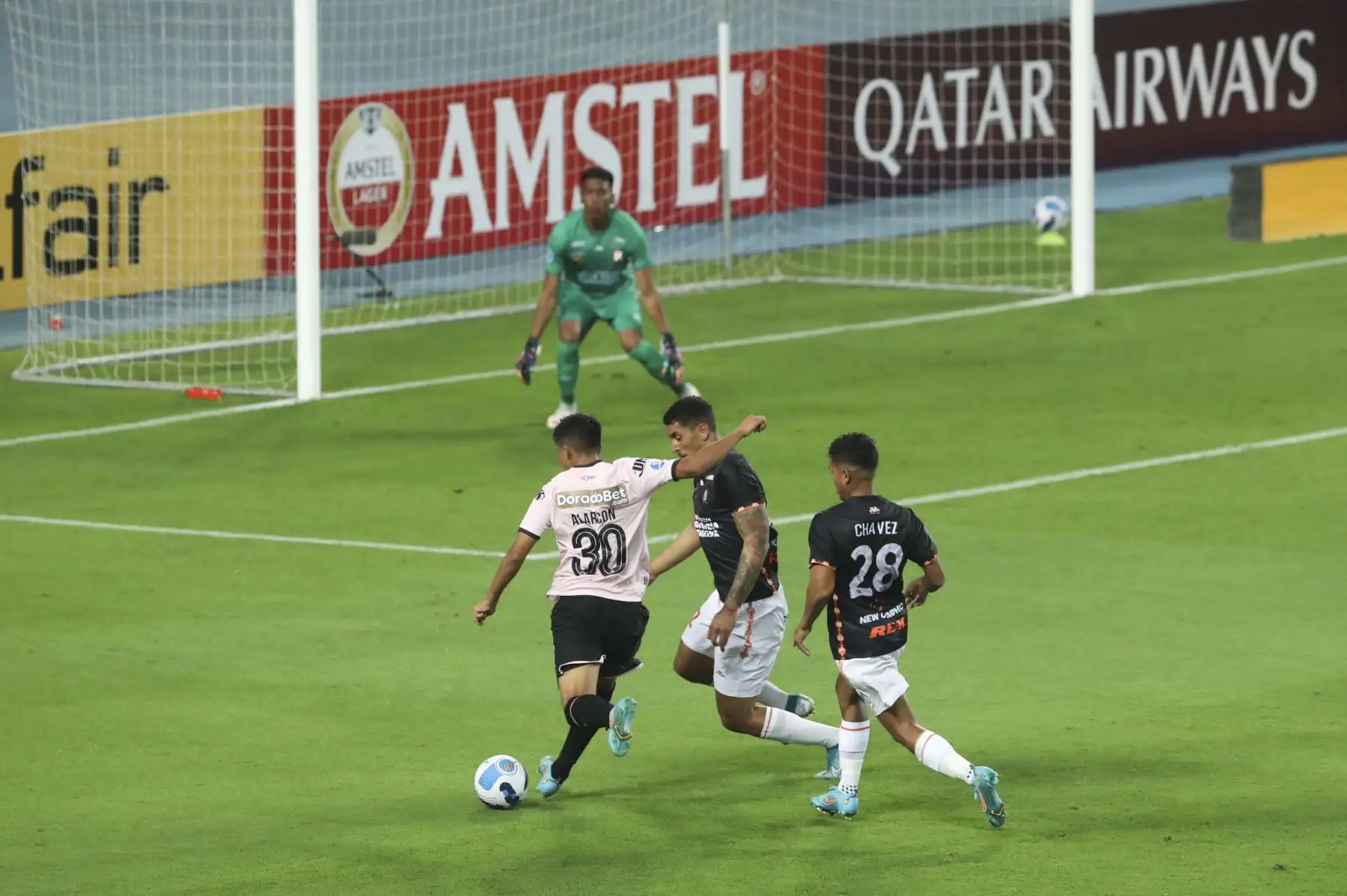 Sport Boys se enfrenta a Ayacucho FC en partido de vuelta de la Fase 1 de la Copa Sudamericana en el Estadio Nacional. Foto: ANDINA/Carla Patiño Ramírez