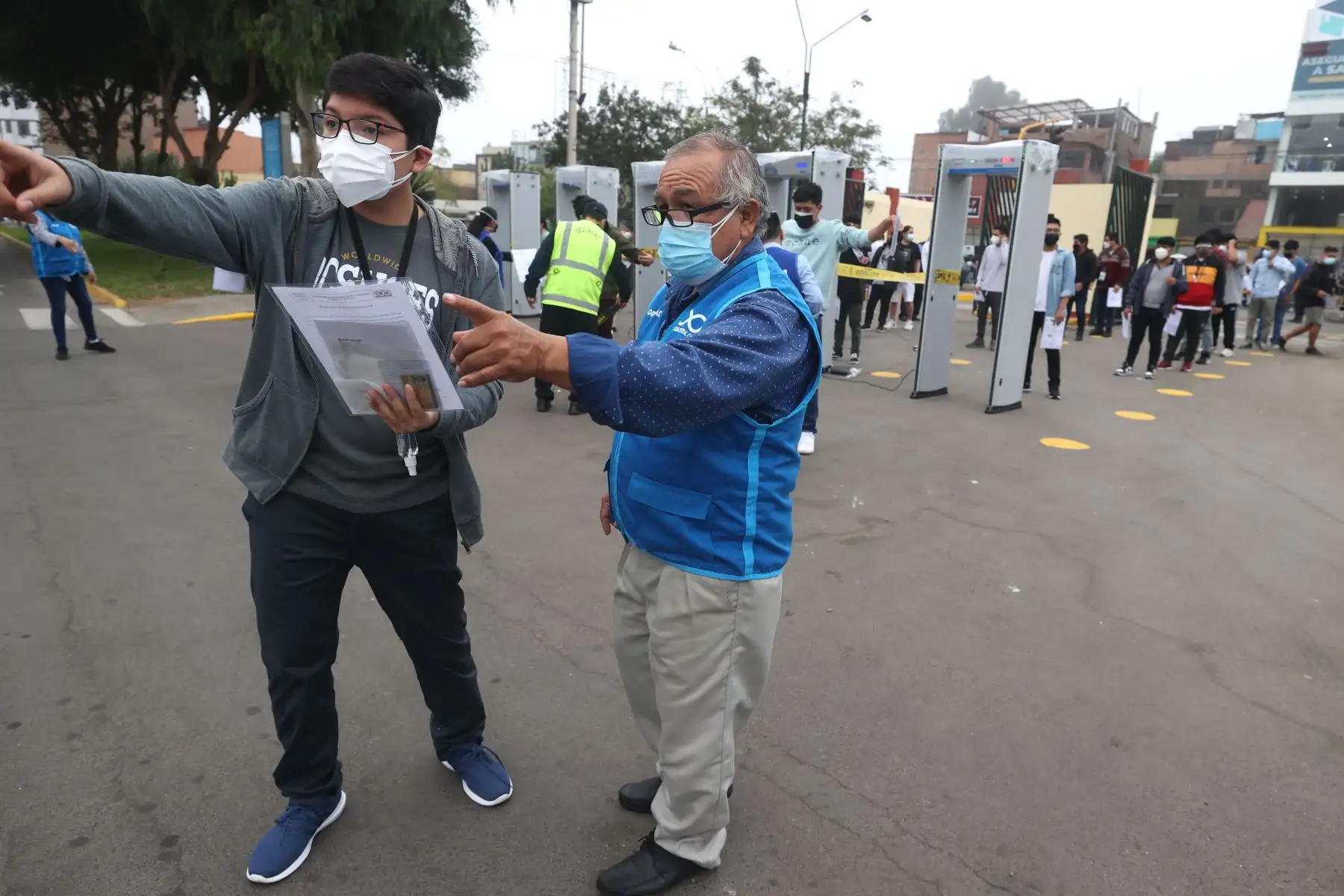 Más de 11,000 postulantes de las áreas académicas de Ingeniería y de Humanidades y Ciencias Jurídicas y Sociales de la UNMSM rendirán el examen de admisión presencial donde buscarán obtener una vacante de ingreso a la Decana de América.
Foto: ANDINA/Vidal Tarqui