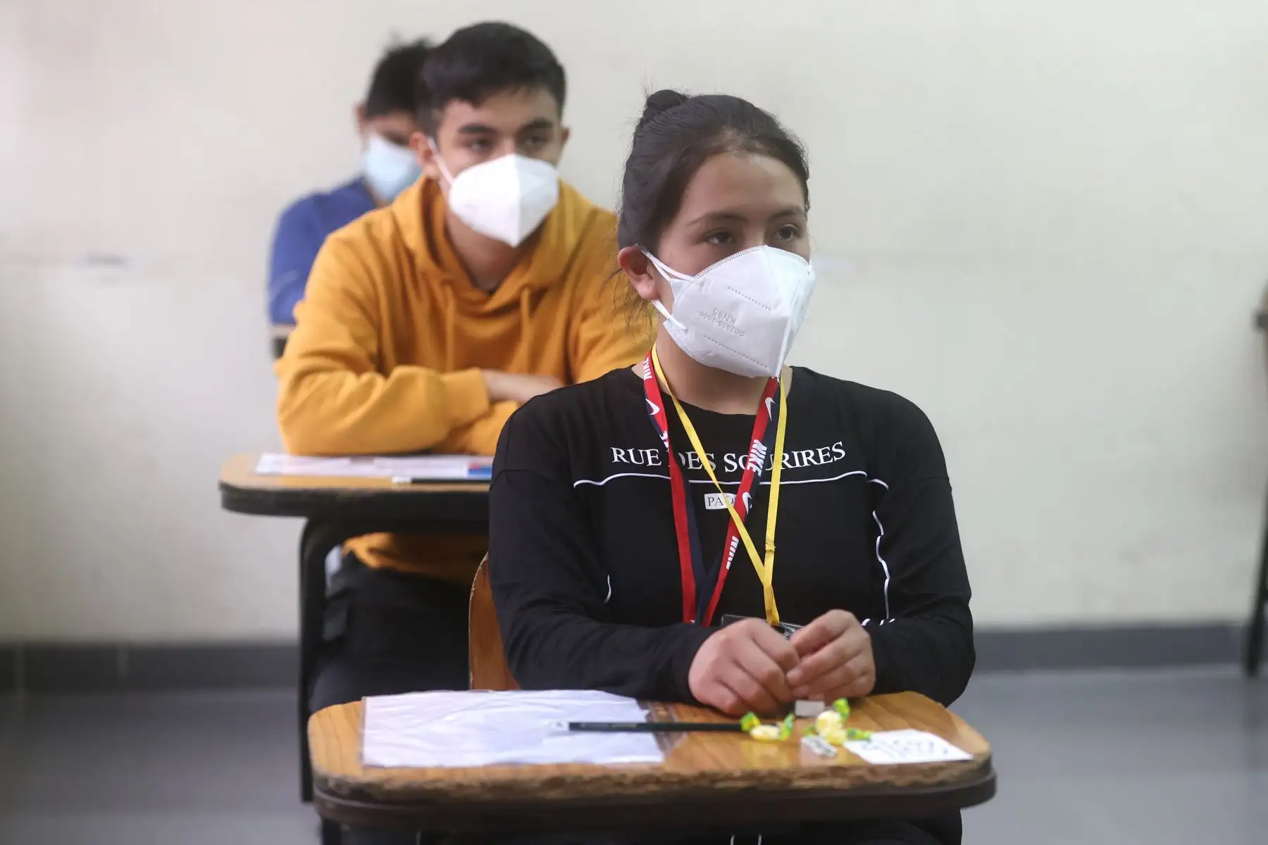 Más de 11,000 postulantes de las áreas académicas de Ingeniería y de Humanidades y Ciencias Jurídicas y Sociales de la UNMSM rinden el examen de admisión presencial donde buscan obtener una vacante de ingreso a la Decana de América.
Foto: ANDINA/Vidal Tarqui