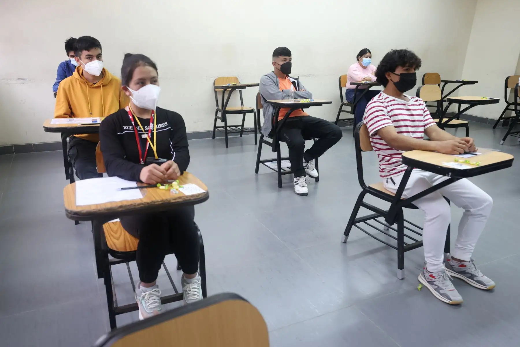 Más de 11,000 postulantes de las áreas académicas de Ingeniería y de Humanidades y Ciencias Jurídicas y Sociales de la UNMSM rinden el examen de admisión presencial donde buscan obtener una vacante de ingreso a la Decana de América.
Foto: ANDINA/Vidal Tarqui