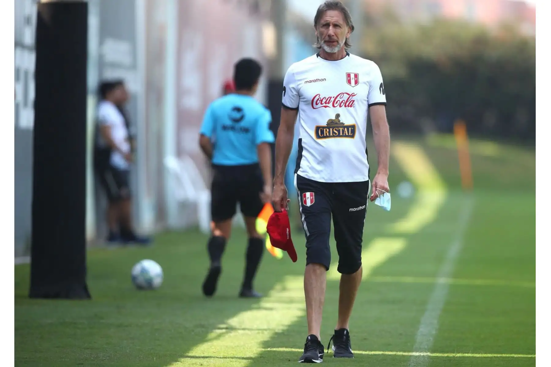 La Selección Peruana continúa preparándose para el duelo ante Uruguay. Esta vez, el combinado nacional dirigido por Ricardo Gareca trabajó con 14 futbolistas tras el arribo de Christian Cueva.
Foto: Selección Peruana