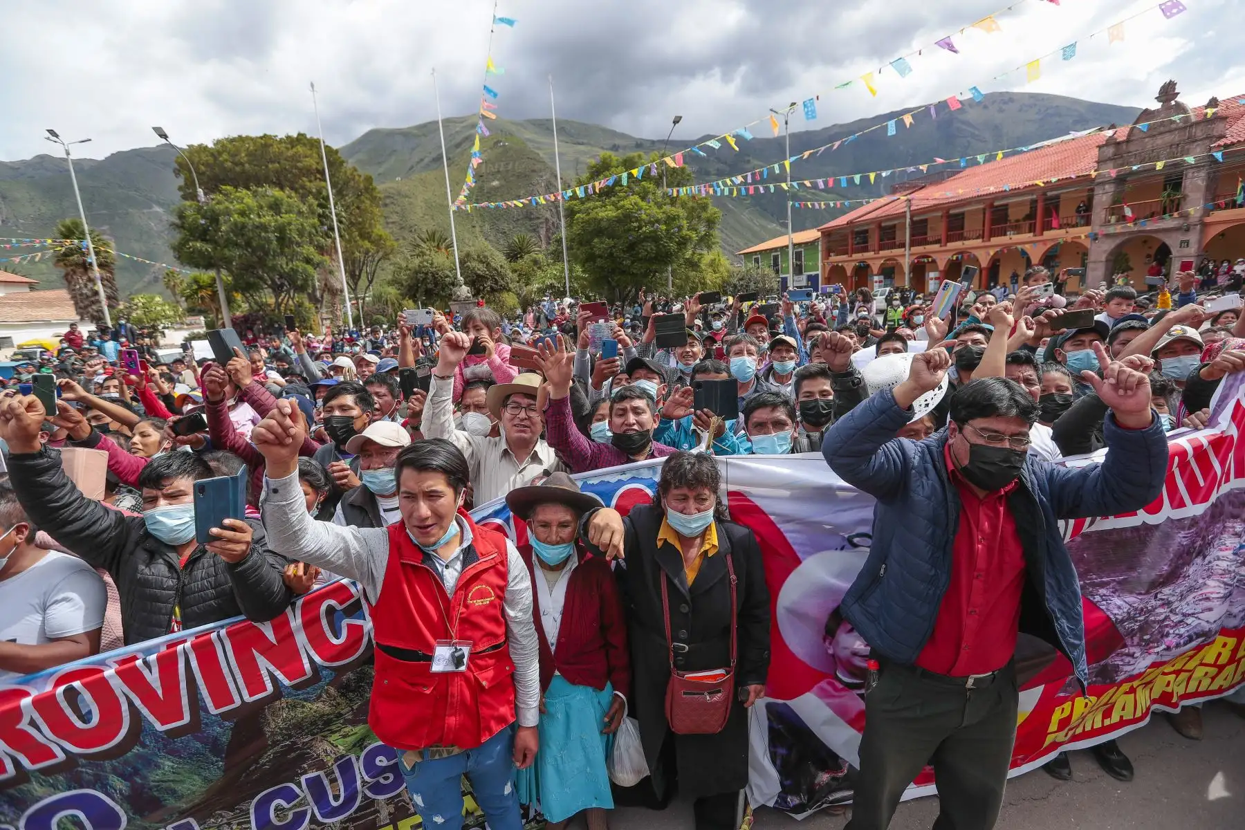 Jefe de Estado, Pedro Castillo, sostiene encuentro con la población del distrito de Calca, en la región Cusco. Foto: ANDINA/Prensa Presidencia