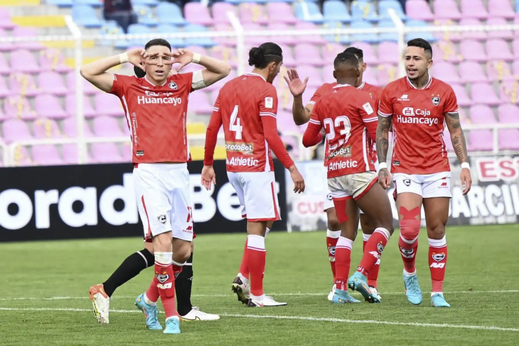 Con goles de Kevin Sandoval y Adrián Ugarriza, Cienciano supera 2-0 a Sport Boys tras los primeros 45
