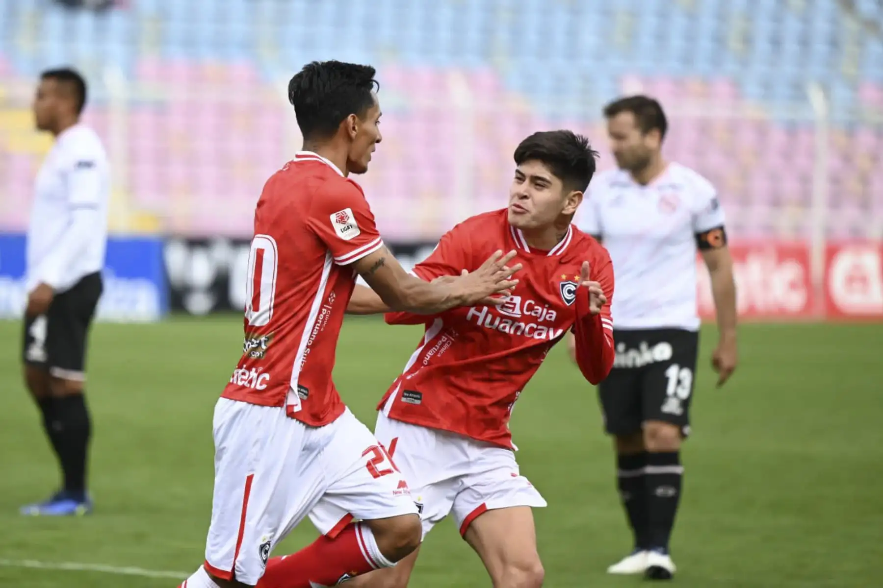 Con goles de Kevin Sandoval y Adrián Ugarriza, Cienciano supera 2-0 a Sport Boys tras los primeros 45