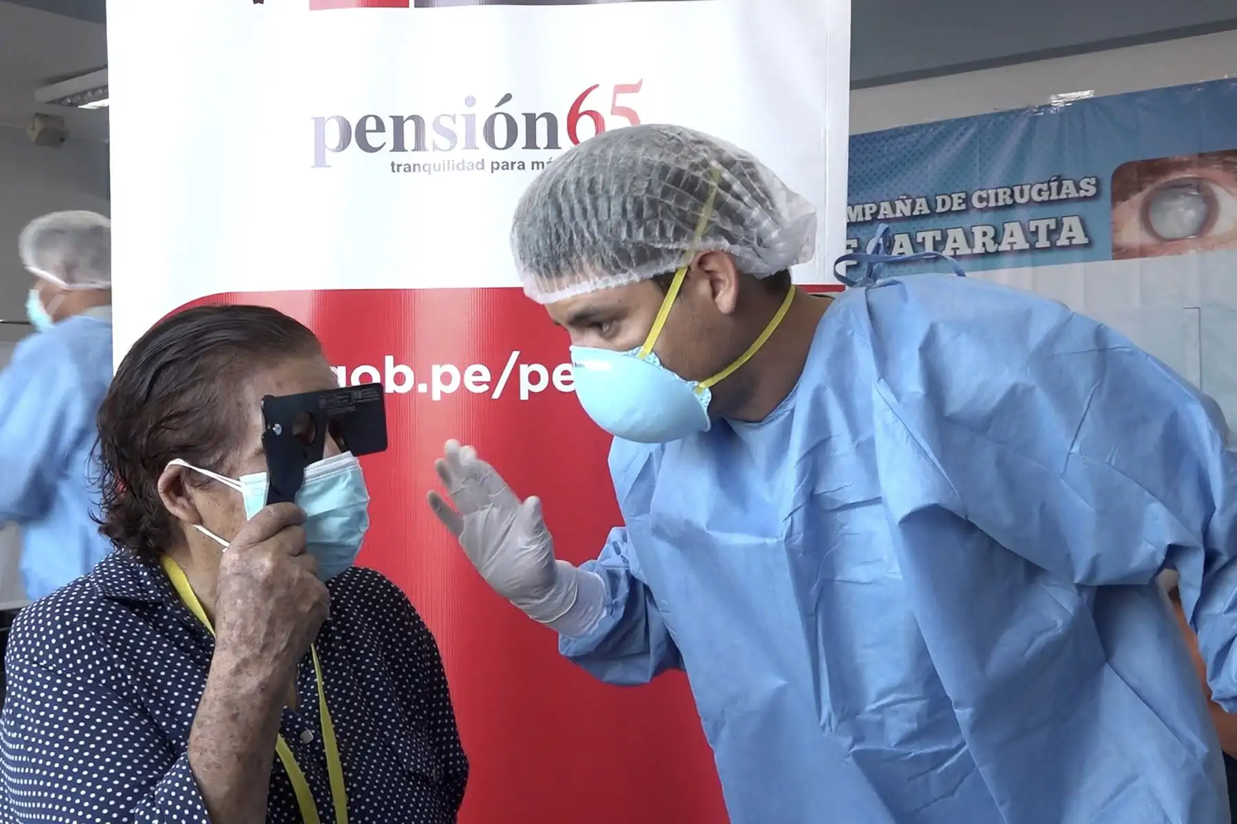 El Programa Nacional de Asistencia Solidaria Pensión 65, del Ministerio de Desarrollo e Inclusión Social (Midis), y el Instituto Nacional de Oftalmología (INO) reactivaron su trabajo articulado para la realización de operaciones de catarata a favor de usuarias y usuarios del programa, importante apoyo a la salud integral de las personas adultas mayores en pobreza extrema, que se vio interrumpido en marzo del 2020 a causa de la pandemia de la covid-19. Foto: Midis