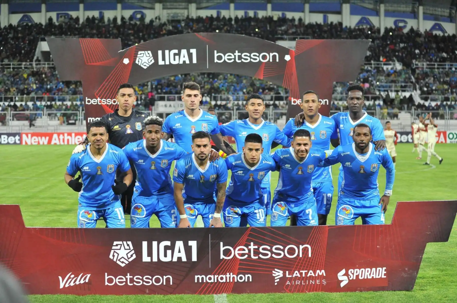 Universitario de Deportes perdió 1-0 ante Binacional en Juliaca por la fecha 7 de la Liga 1. Nelinho Quina hizo un autogol en el primer tiempo. Foto: FPF