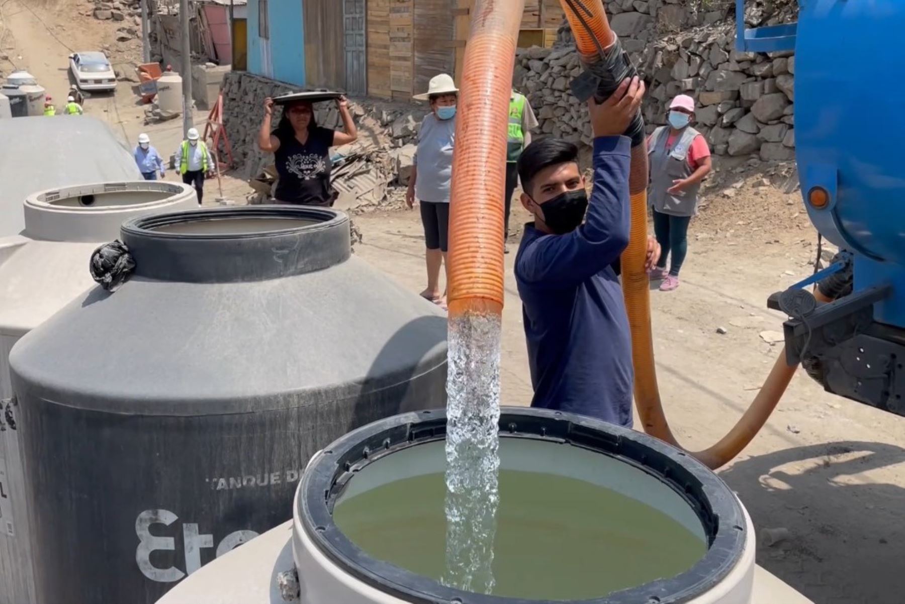 Con camiones cisterna, Sedapal llevó agua potable a población vulnerable durante la pandemia. Foto: ANDINA/Difusión