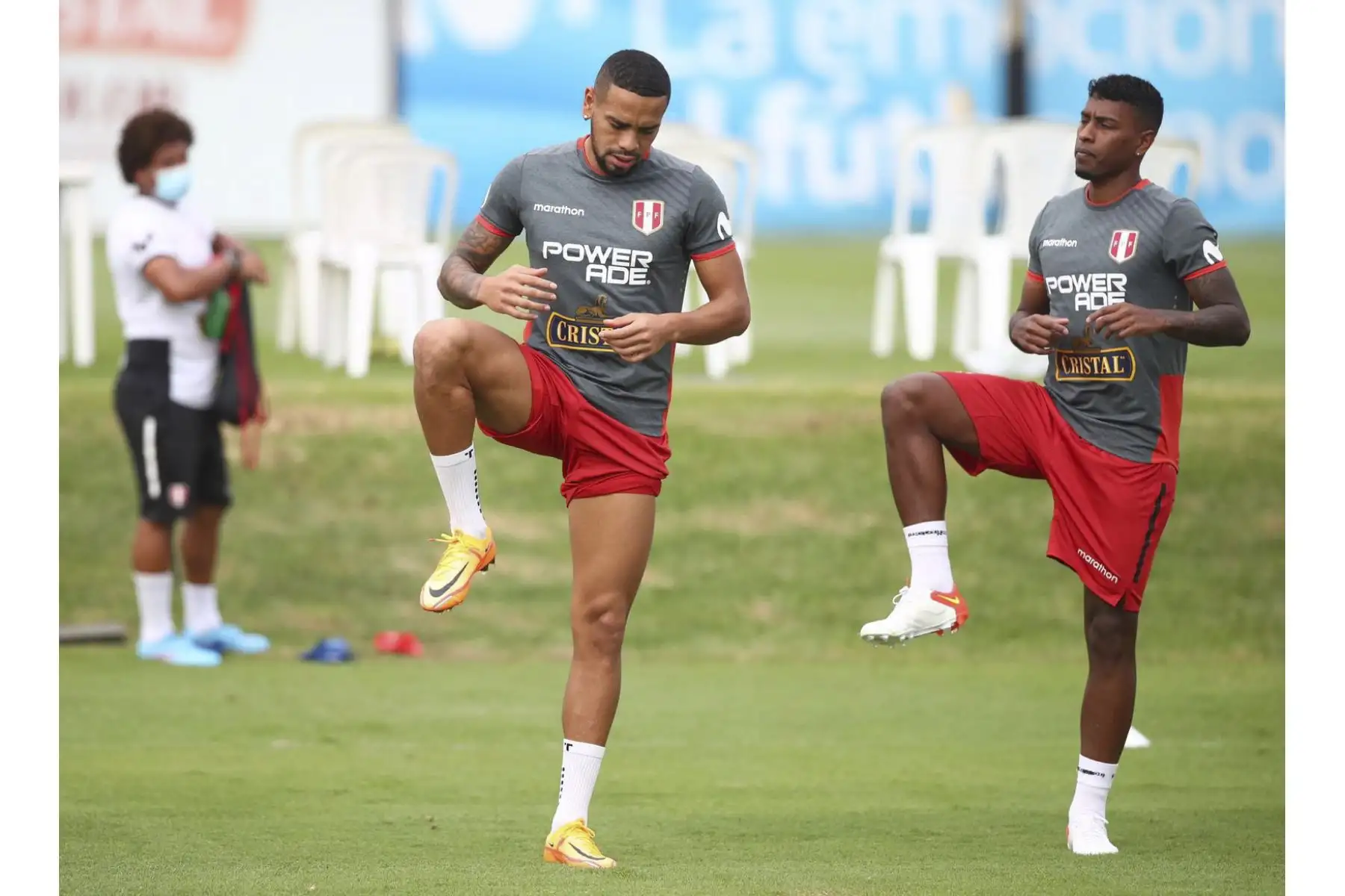 Selección peruana de fútbol inició sus entrenamientos en la Videna con miras a la última fecha doble de las Eliminatorias al Mundial de Qatar 2022. La blanquiroja se enfrentará el jueves 24 de marzo a la selección de Uruguay en el Estadio Centenario de Montevideo. Foto: FPF