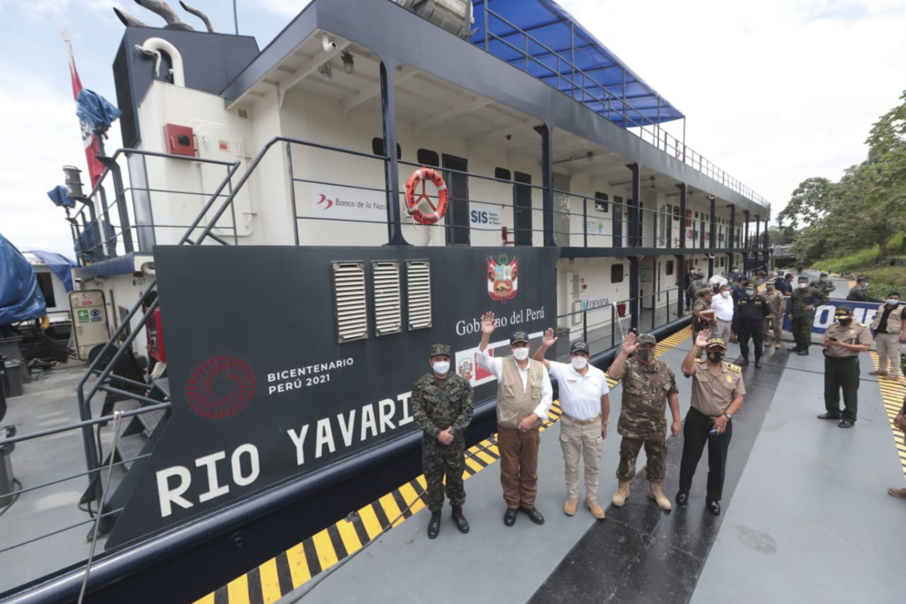 Los ministros de Defensa e Interior recorrieron las instalaciones de la PIAS Río Yaraví en Loreto. Foto: Mindef