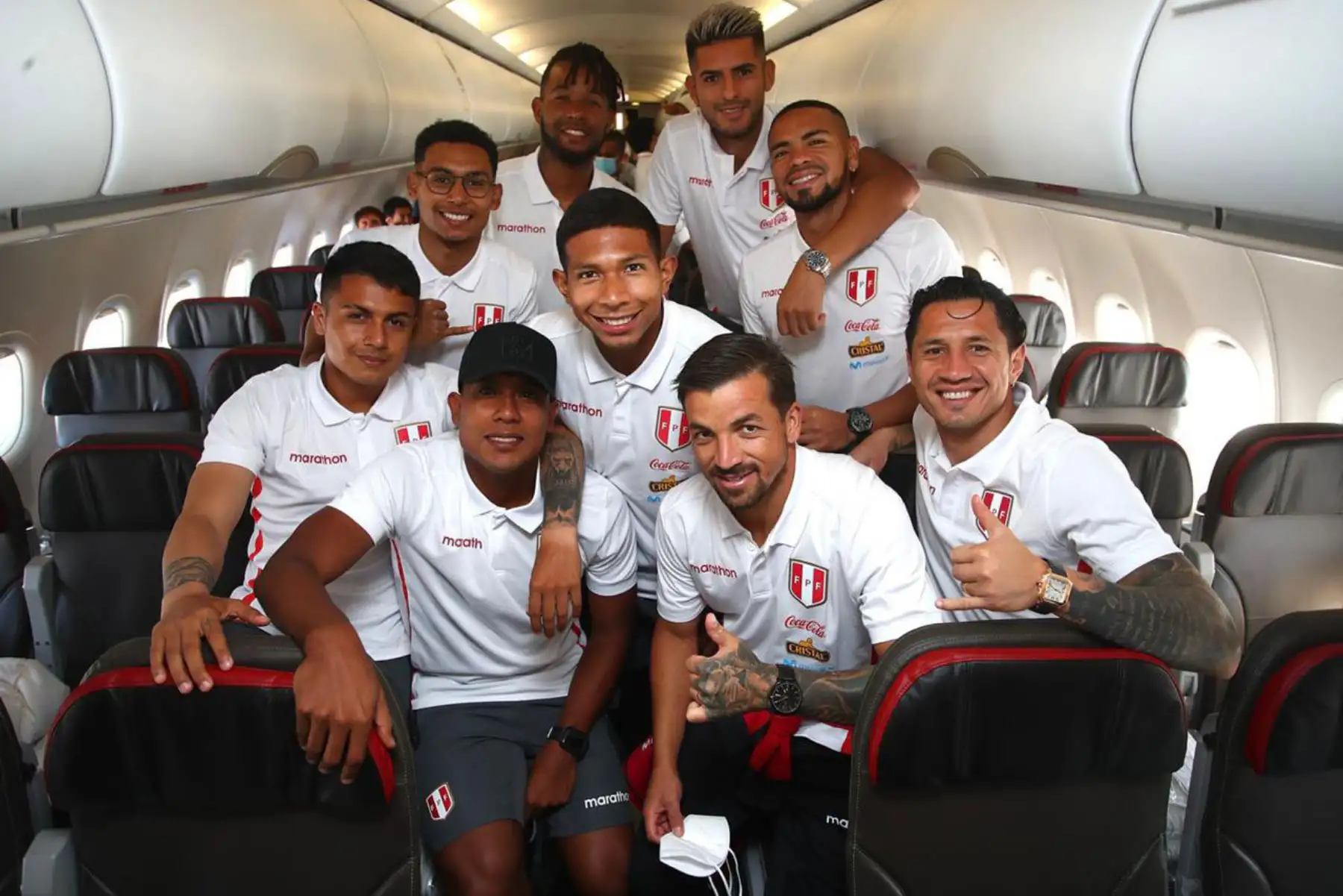 Integrantes de la Selección Peruana  rumbo a Uruguay por la jornada 17 de las eliminatorias  Mundial Catar 2022.
Foto: Selección Peruana