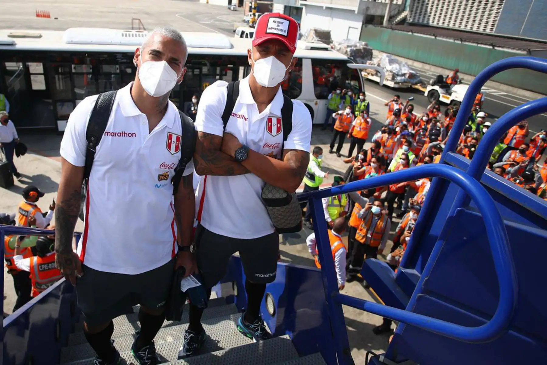 Integrantes de la Selección Peruana  rumbo a Uruguay por la jornada 17 de las eliminatorias  Mundial Catar 2022.
Foto: Selección Peruana