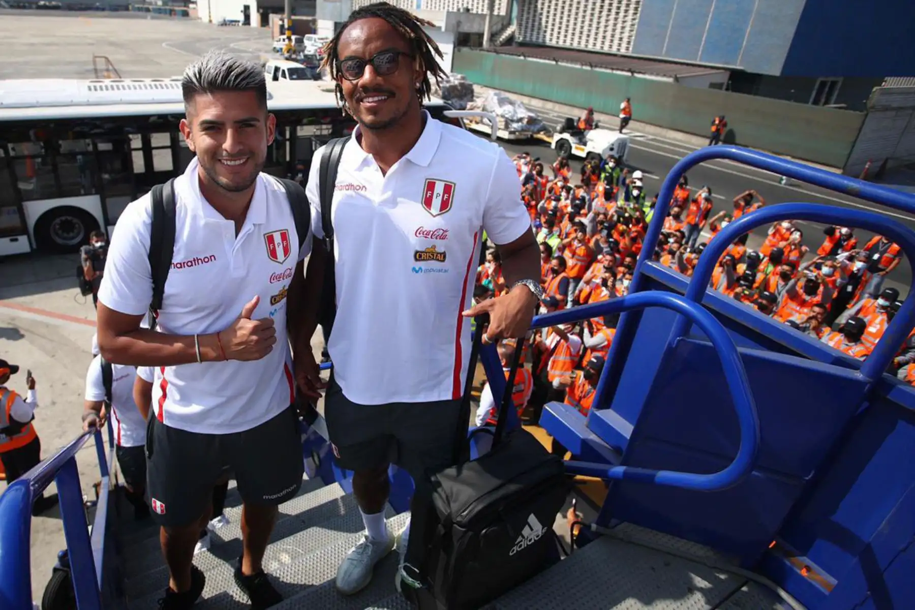 Integrantes de la Selección Peruana  rumbo a Uruguay por la jornada 17 de las eliminatorias  Mundial Catar 2022.
Foto: Selección Peruana