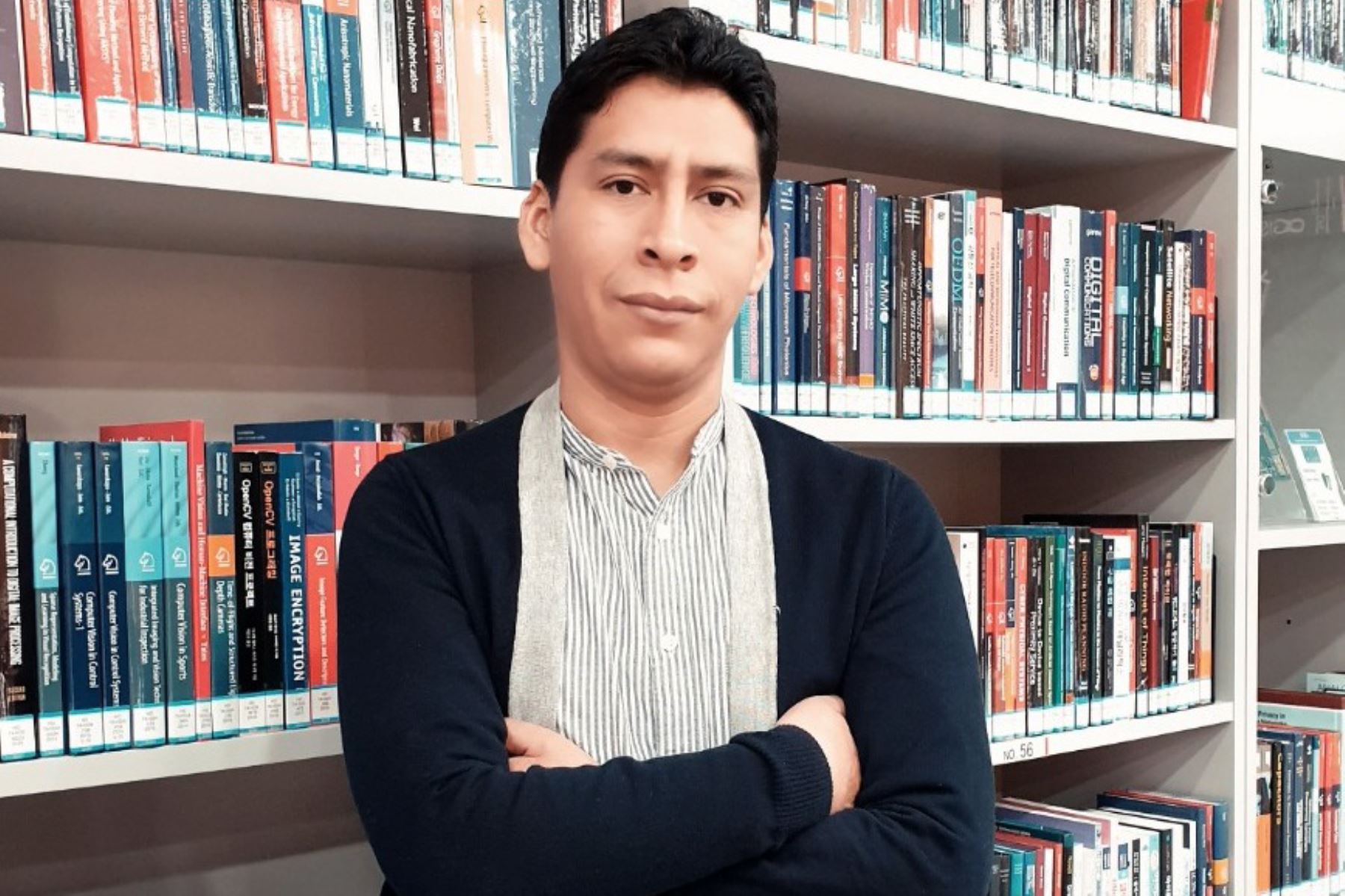 Andrés Cáceres Najarro es un ingeniero peruano que labora como investigador principal en el Instituto de Ciencia y Tecnología de Gwangju en Corea del Sur.