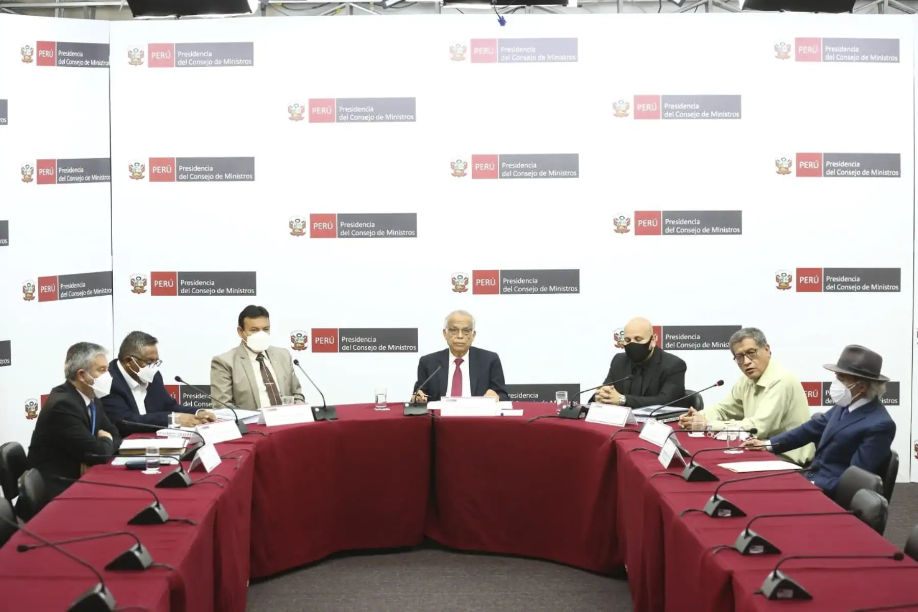 El premier Aníbal Torres, junto a ministros de Estado, brindó una conferencia de prensa tras la sesión Consejo de Ministros. Fotos: PCM