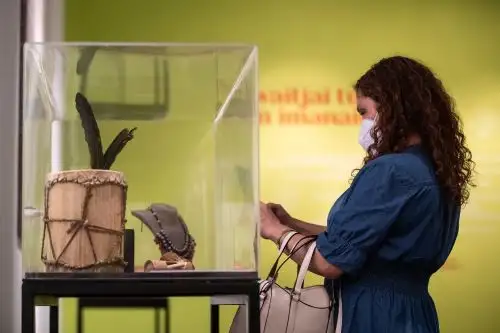 Inauguran exposición de artistas amazónicas en el Museo Metropolitano.